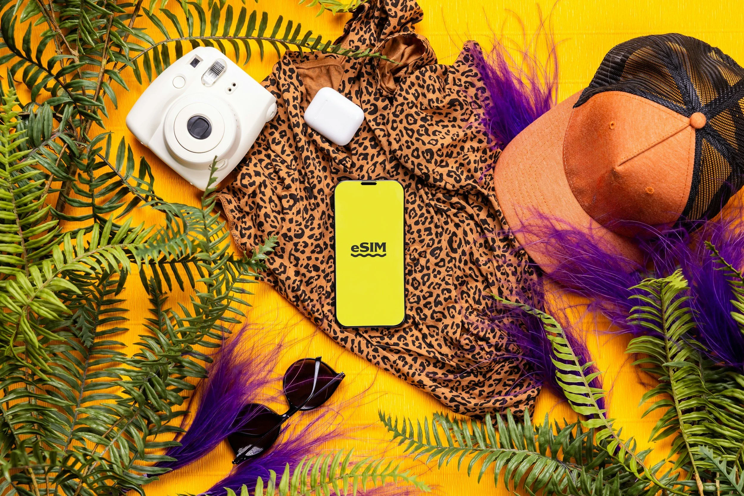 Stay Connected Abroad: The Ultimate Guide to Travel Tech and SIM Solutions
