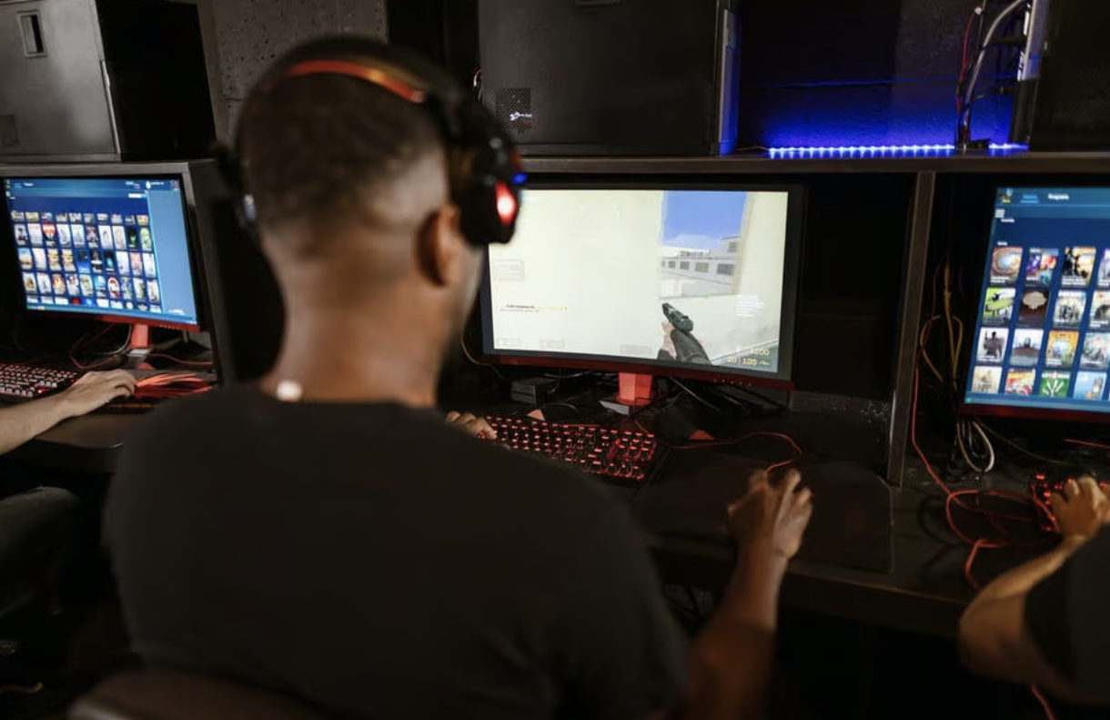 Exploring the World of Online Entertainment: 4 Valuable Sources to Check Out