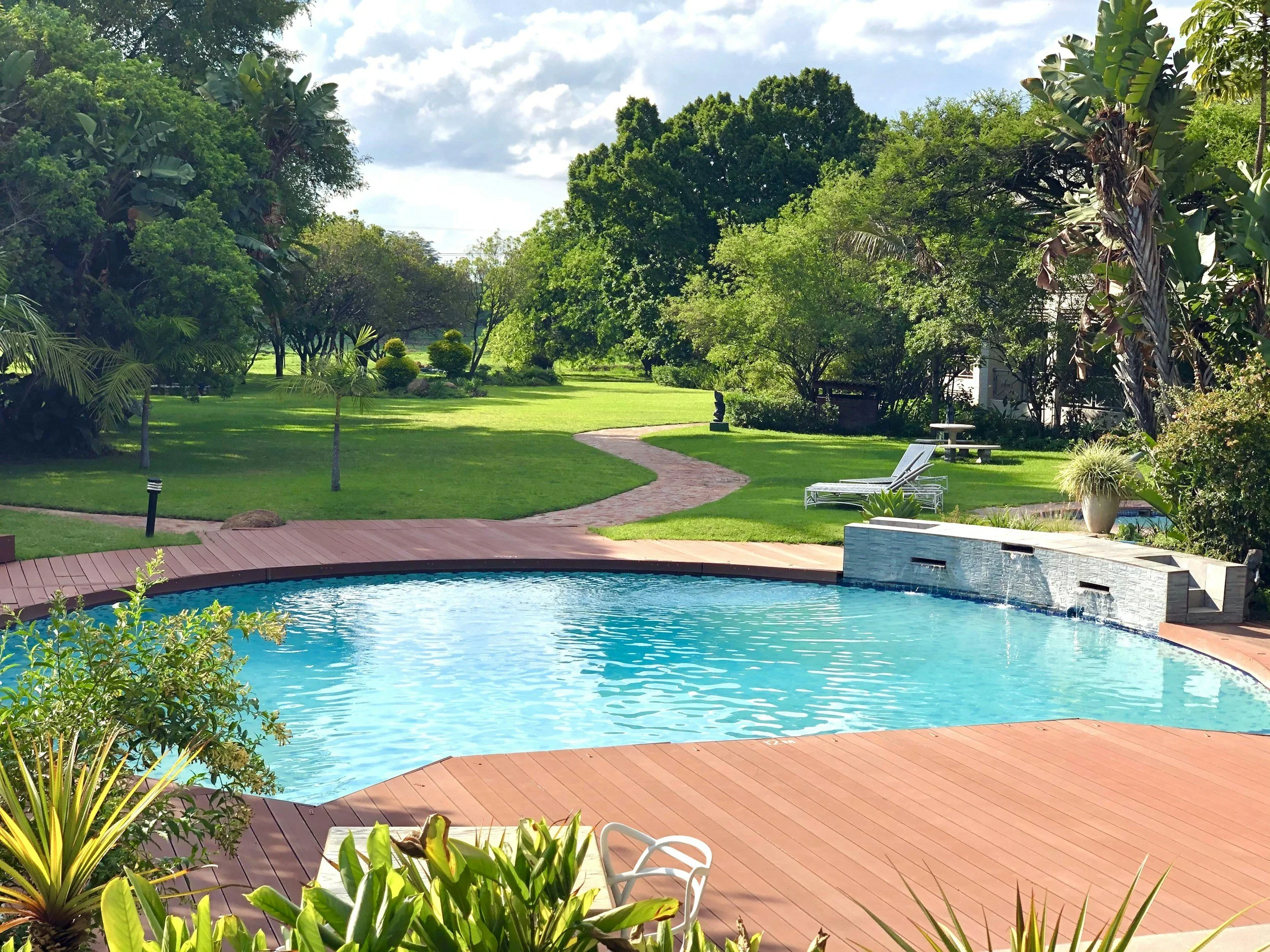 What to Expect When Hiring a Pool Construction Company?