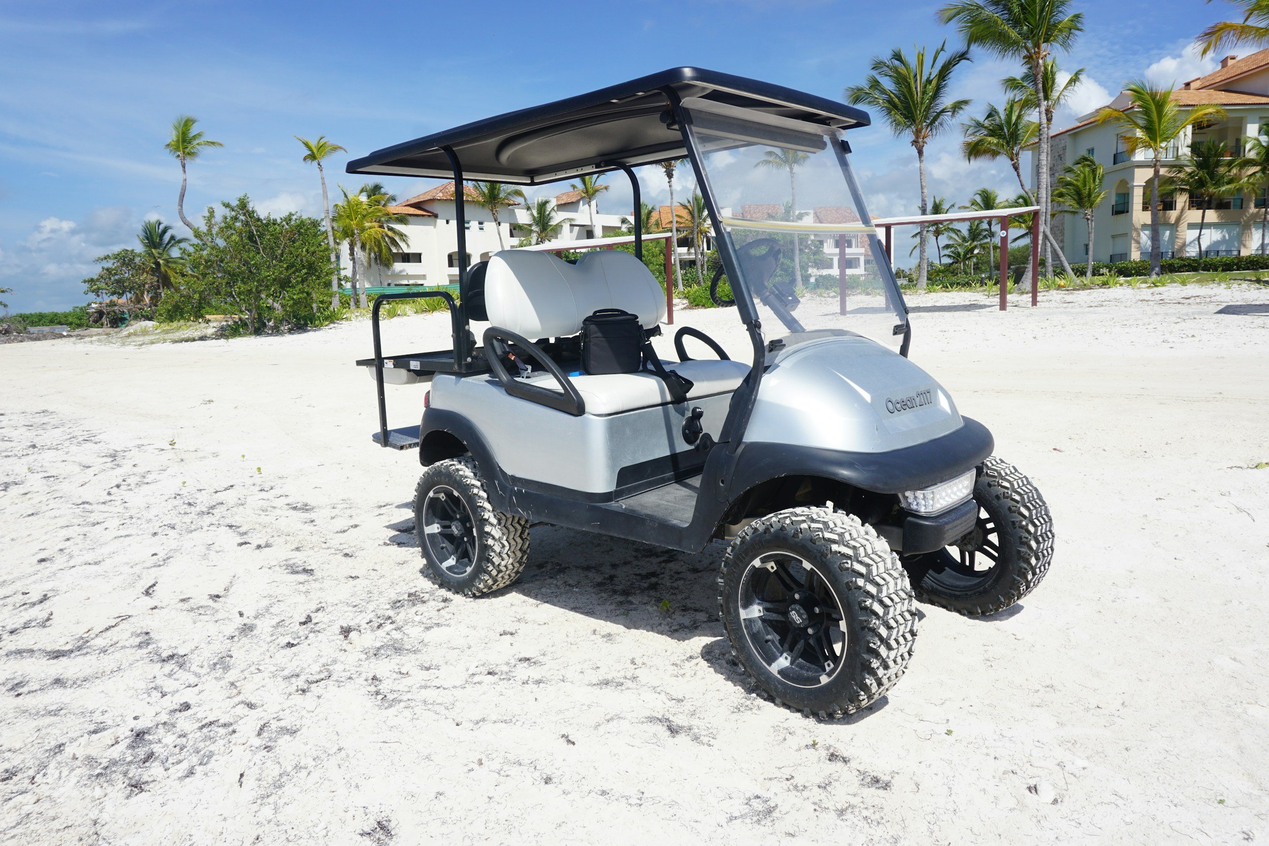 Utility Golf Carts: Practical Vehicles for Everyday Tasks