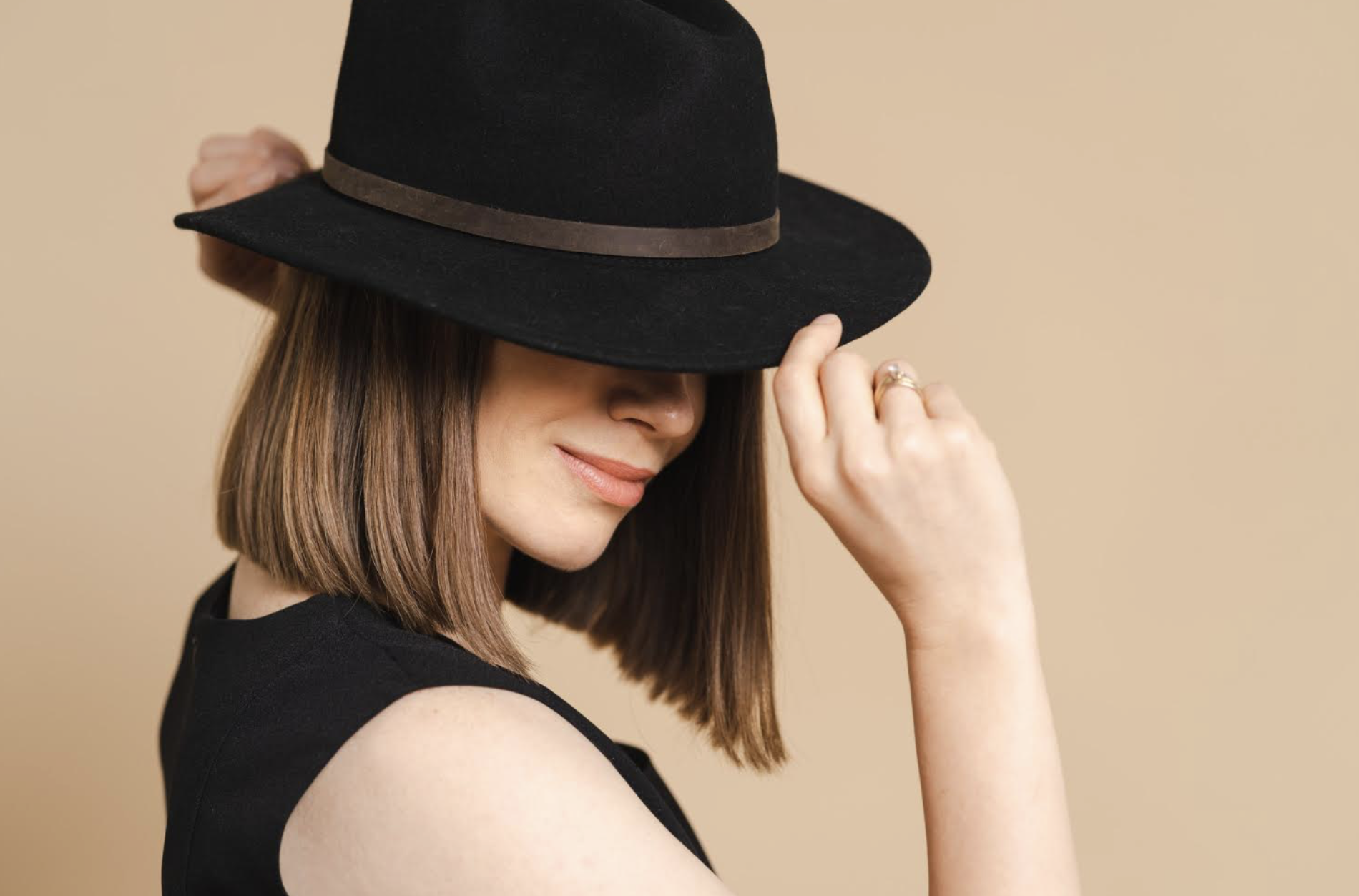 How to Style Personalized Embroidered Hats for Any Occasion