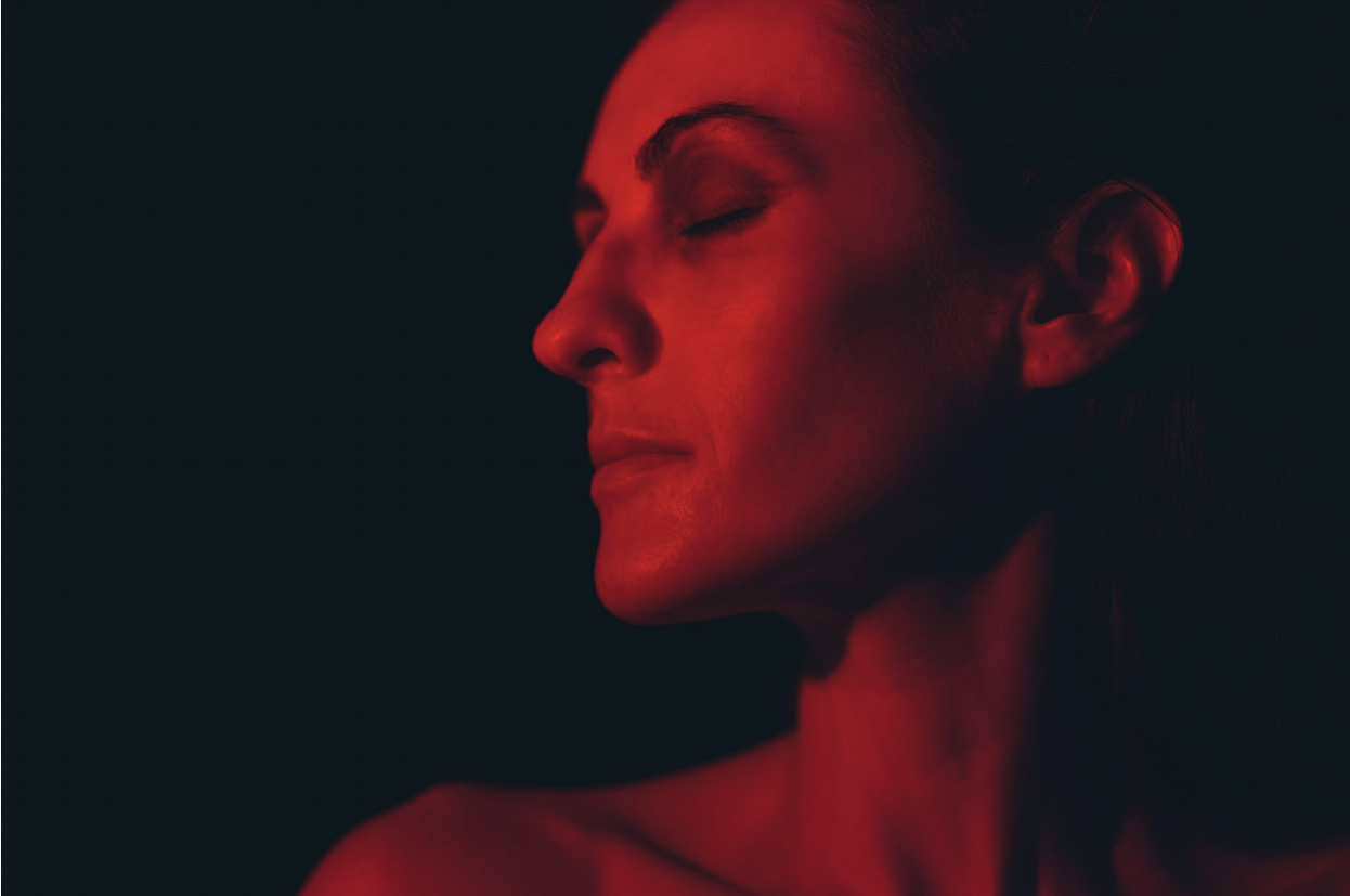 7 Reasons Red Light Therapy Is Becoming Popular in Wellness Communities