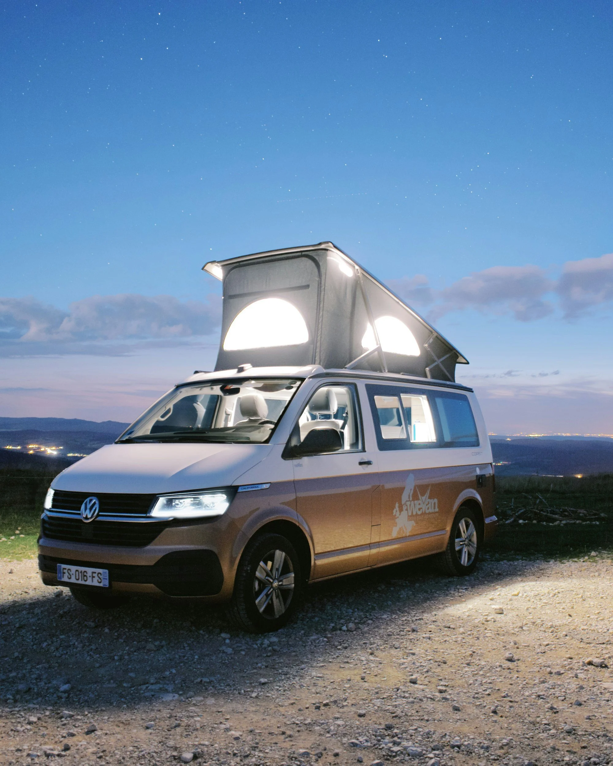 Designing with Light: How Thoughtful Illumination Enhances Mobile and Minimalist Living