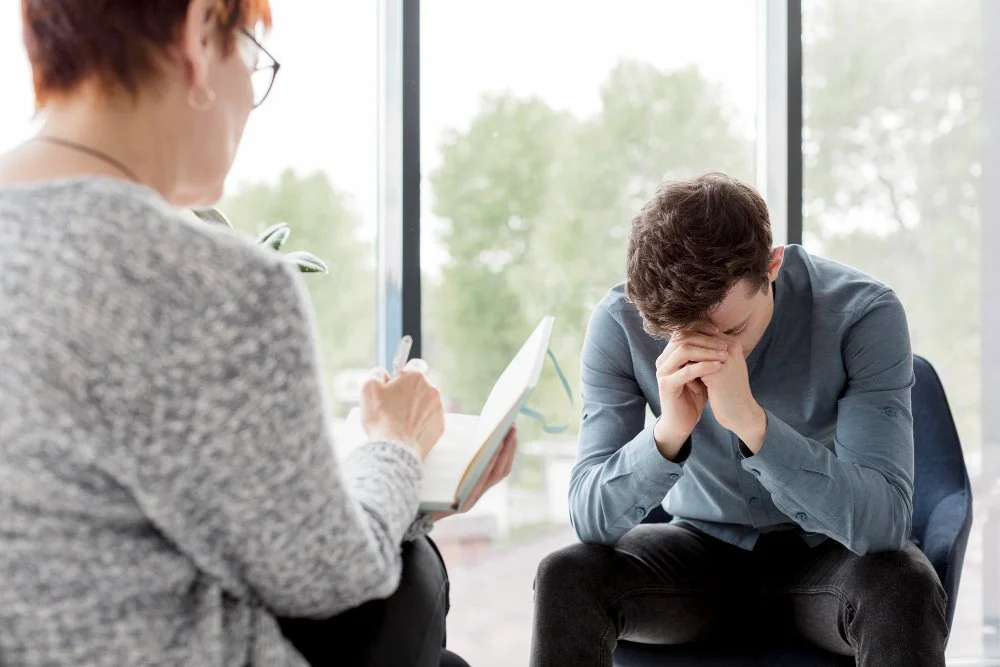 When to See a Psychologist for Anxiety Disorder: Signs You Shouldn't Ignore