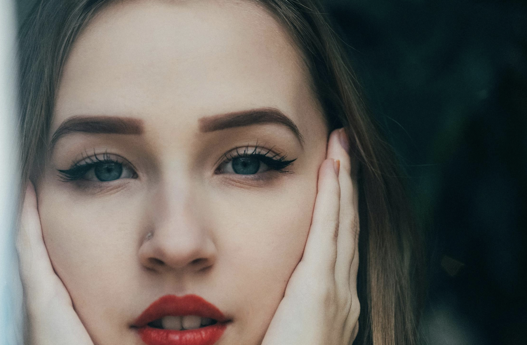 Subtly noticeable: Lashes that say 'confidence'