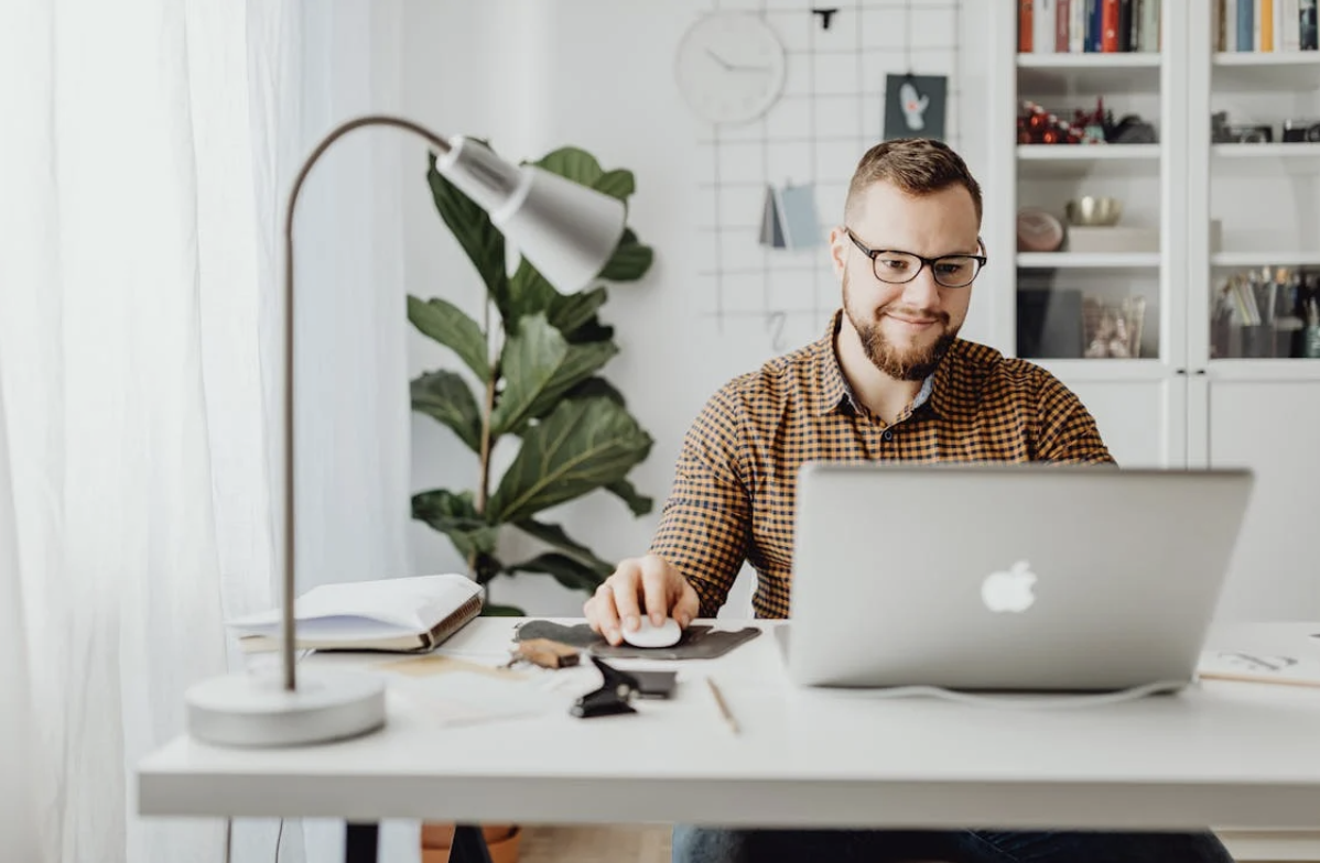 Key Benefits of Accessing Professional Career Services During a Job Search