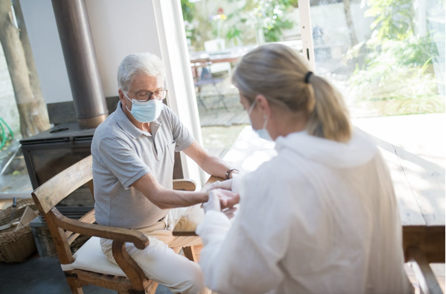 Protect Elderly Health from Heat Stroke Risks