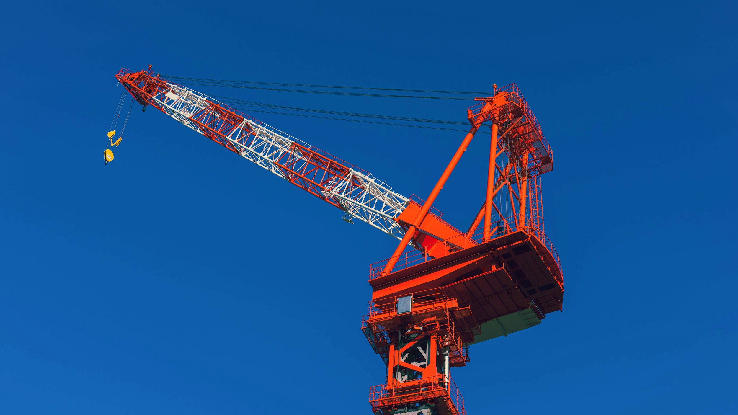 Maximising Efficiency on Construction Sites with Professional Crane Hire Services