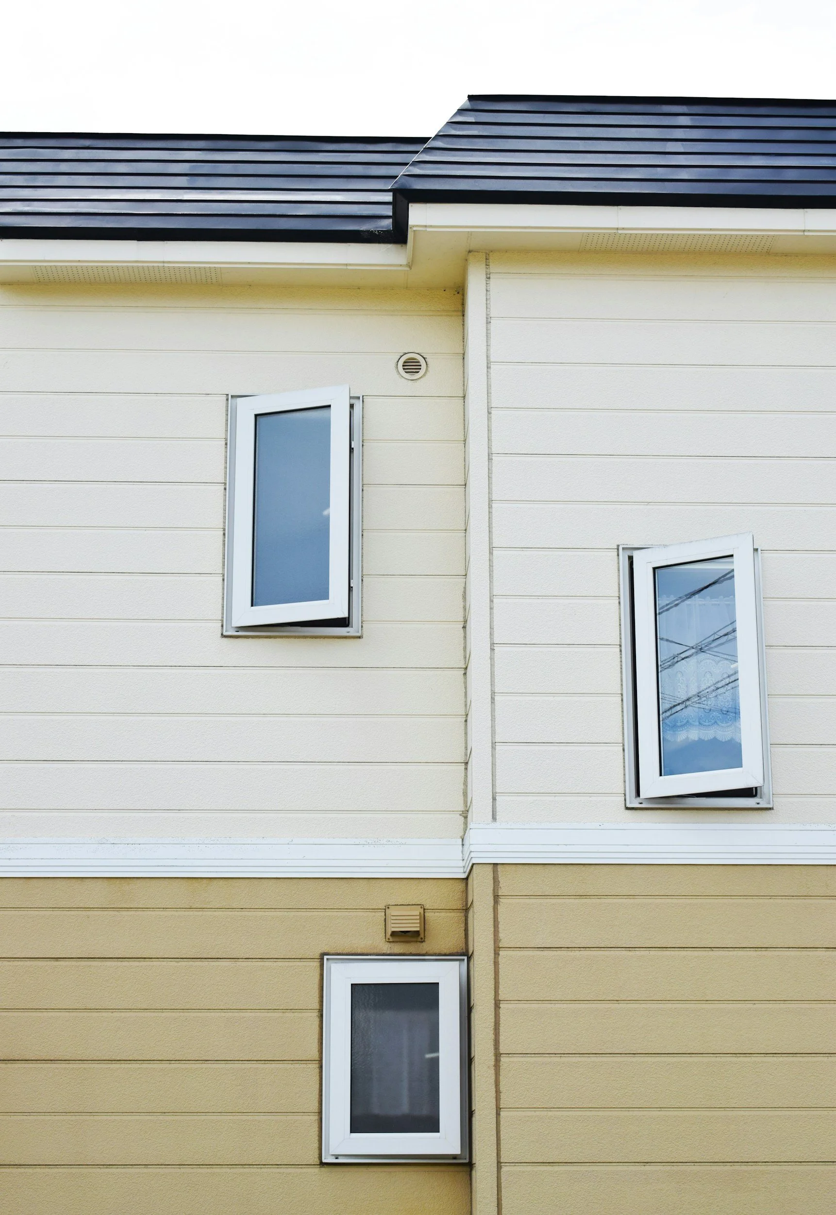 What Your Siding is Trying to Tell You: Reading the Signs Before Damage Strikes