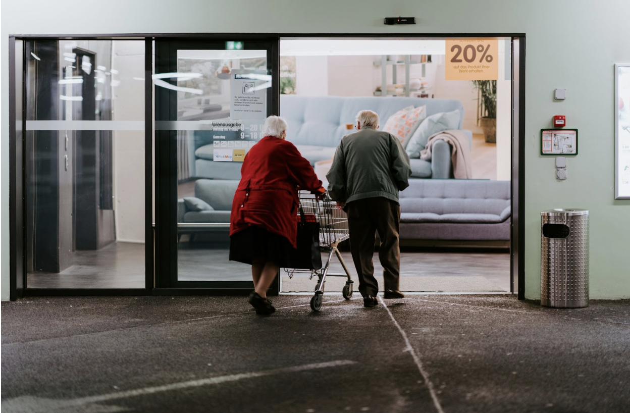 How to Help Your Aging Loved Ones Retain Their Independence