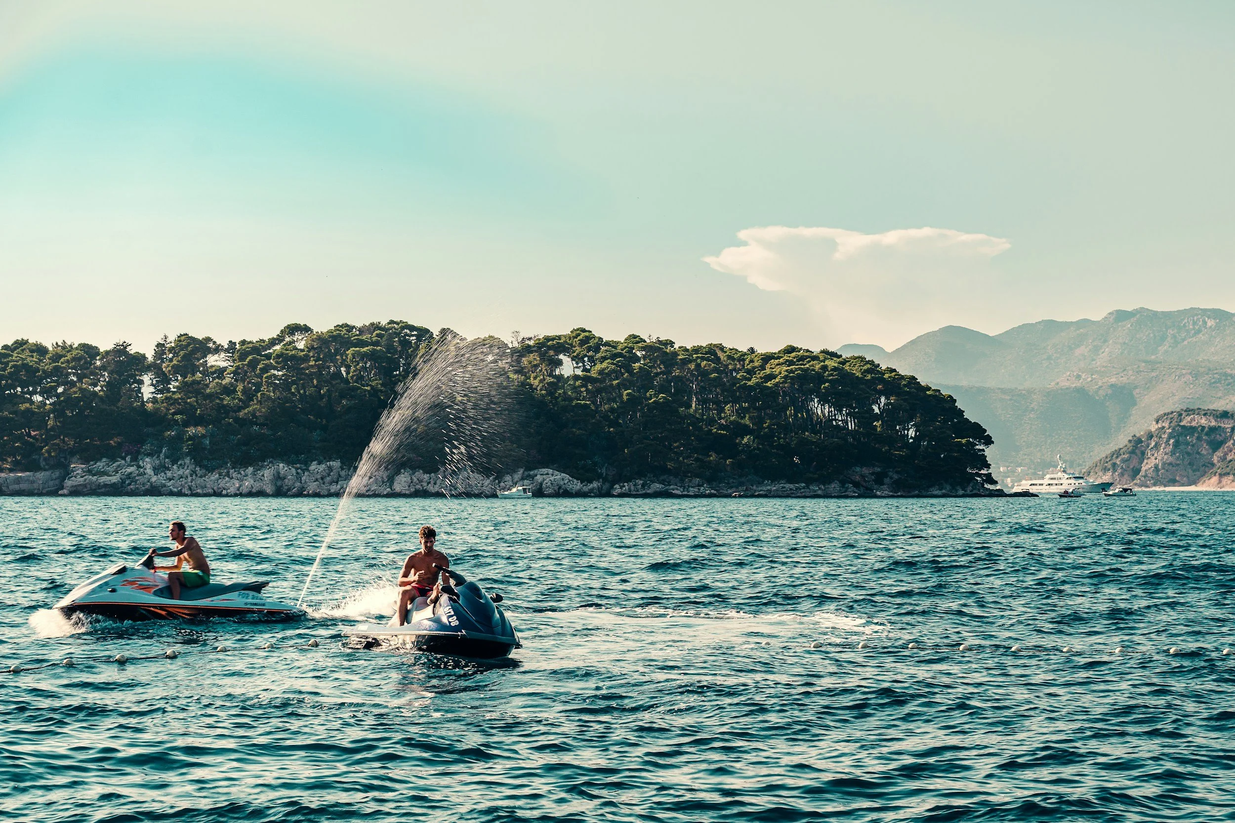 Common Mistakes First-Time Jet Ski Riders Make (and How to Avoid Them)