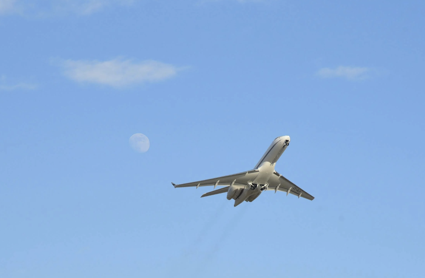 8 Ways to Improve Maintenance Efficiency in Aviation