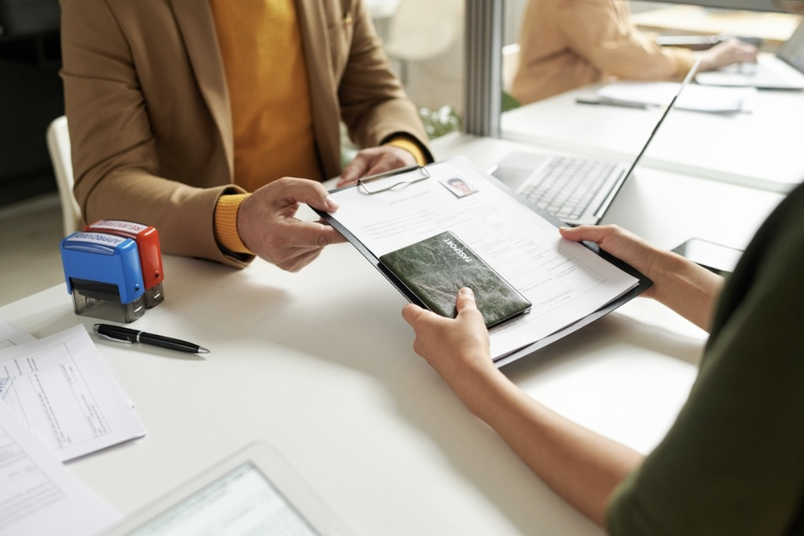 How to Choose the Right Immigration Consultant in Canada