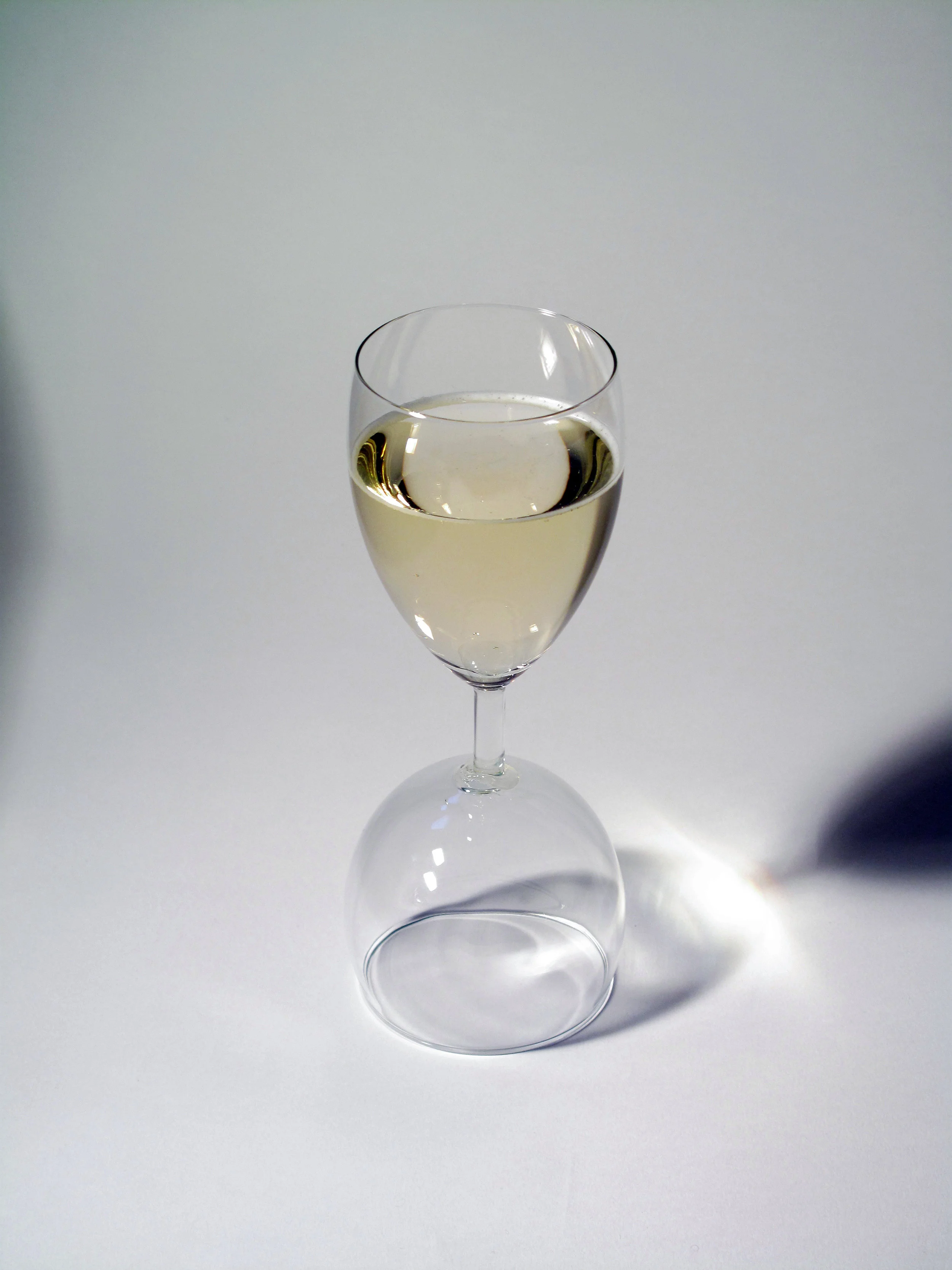 red-white glass01.jpg