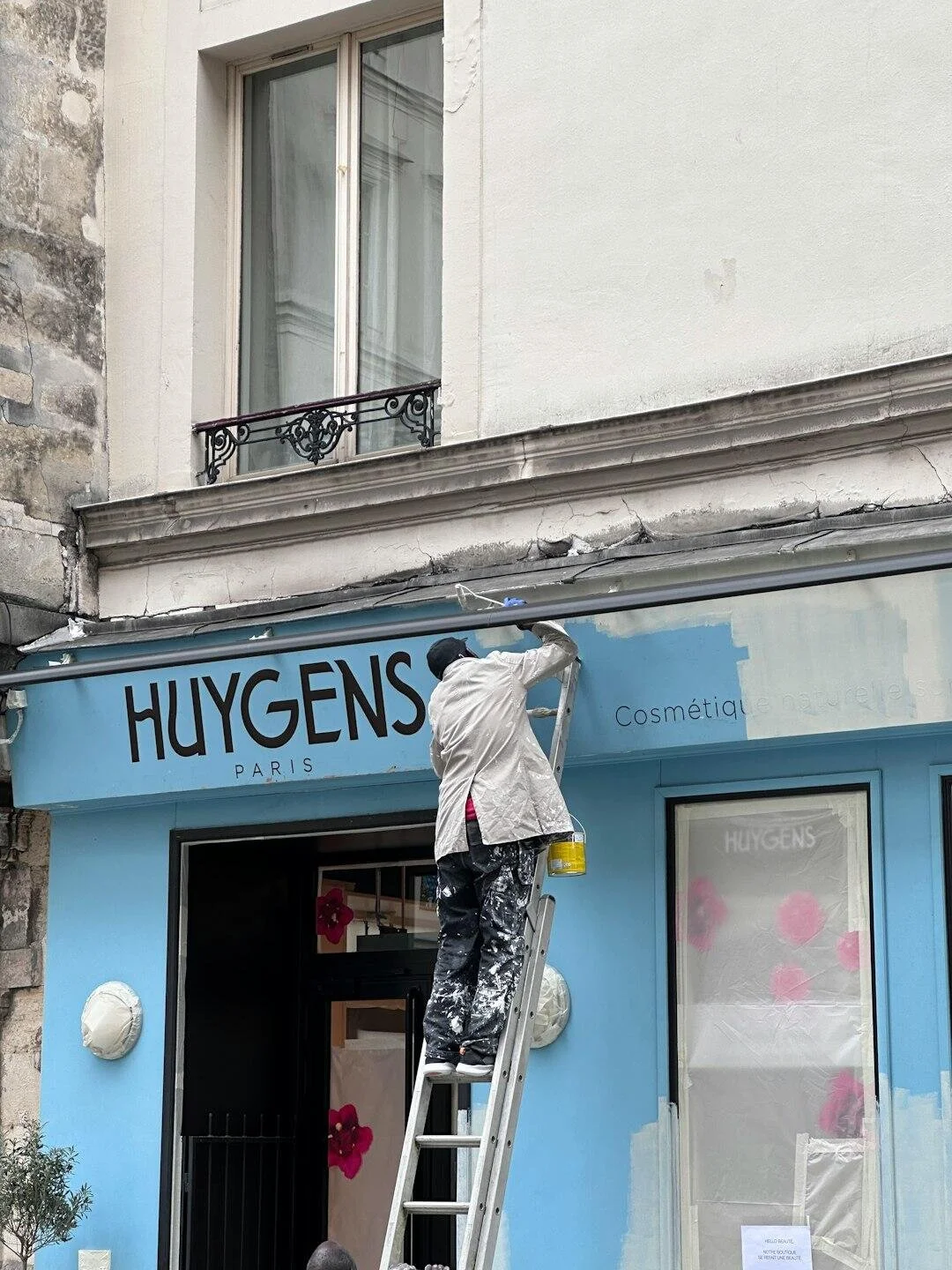How to Intelligently Schedule Exterior Structural Painting Upgrades Around Seasonal Holiday Shopping Surges