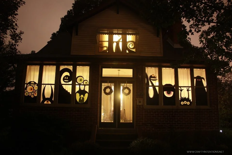 2011 - October - Allentown House of Megan Conway Lapp - Halloween Decorations-01.jpeg