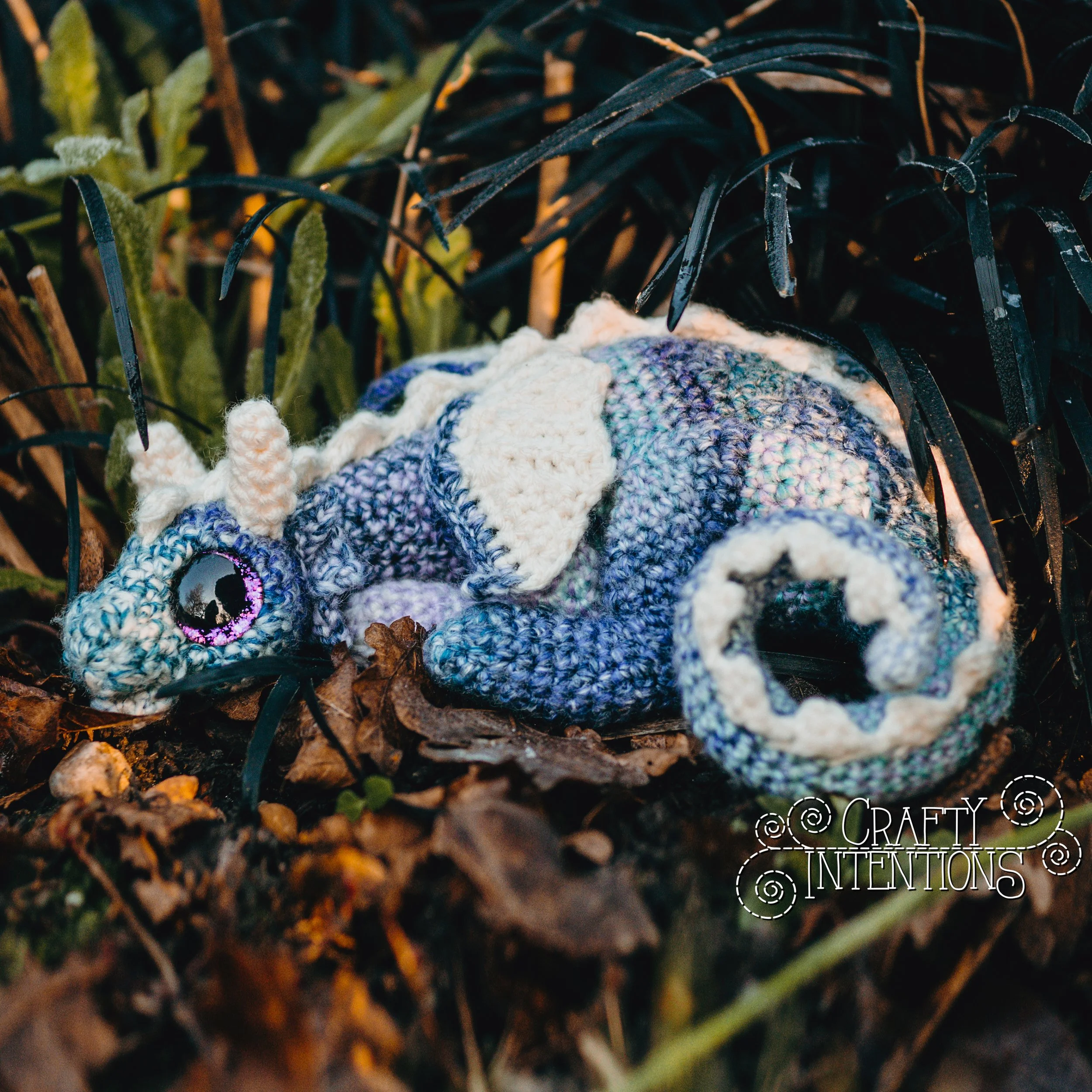 Curvy Sleeping Dragon Ravelry Listing Front Photo 1.jpg