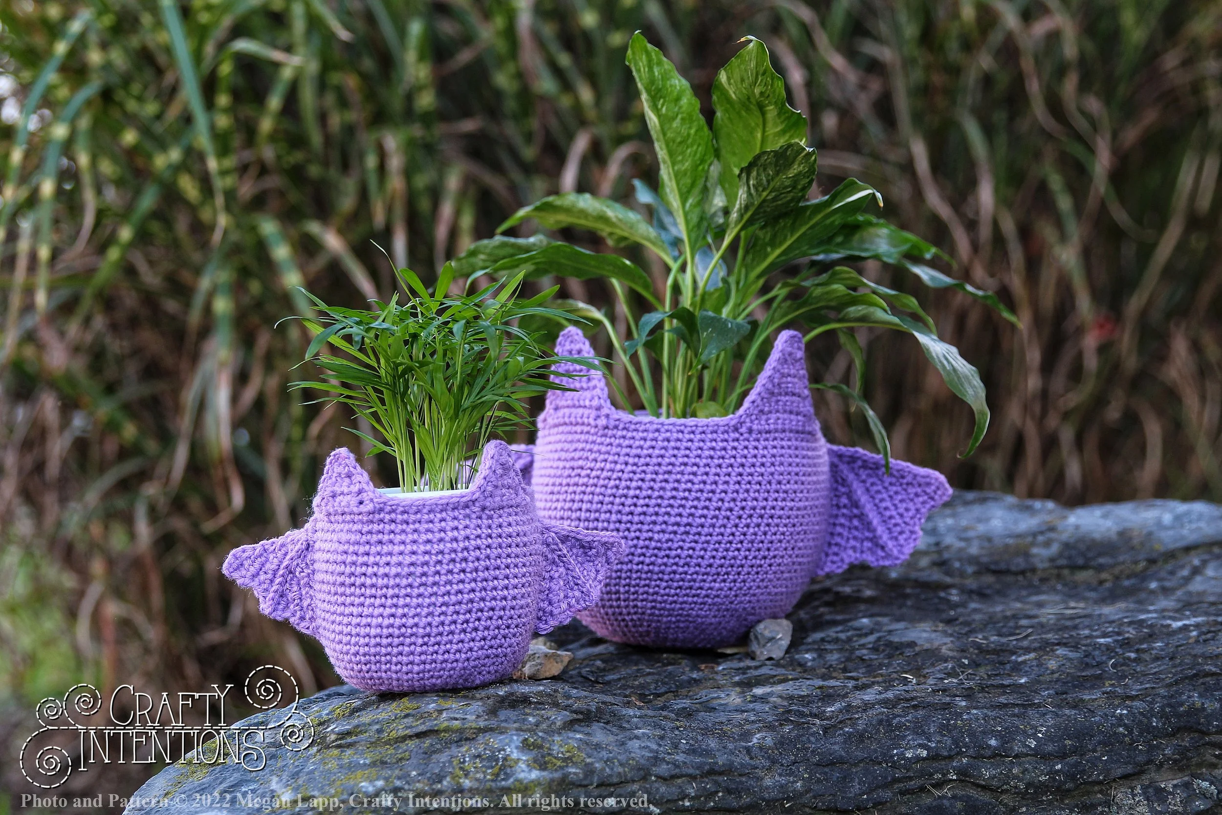Hanging Bat Planters (8)-01 with copyright.jpg