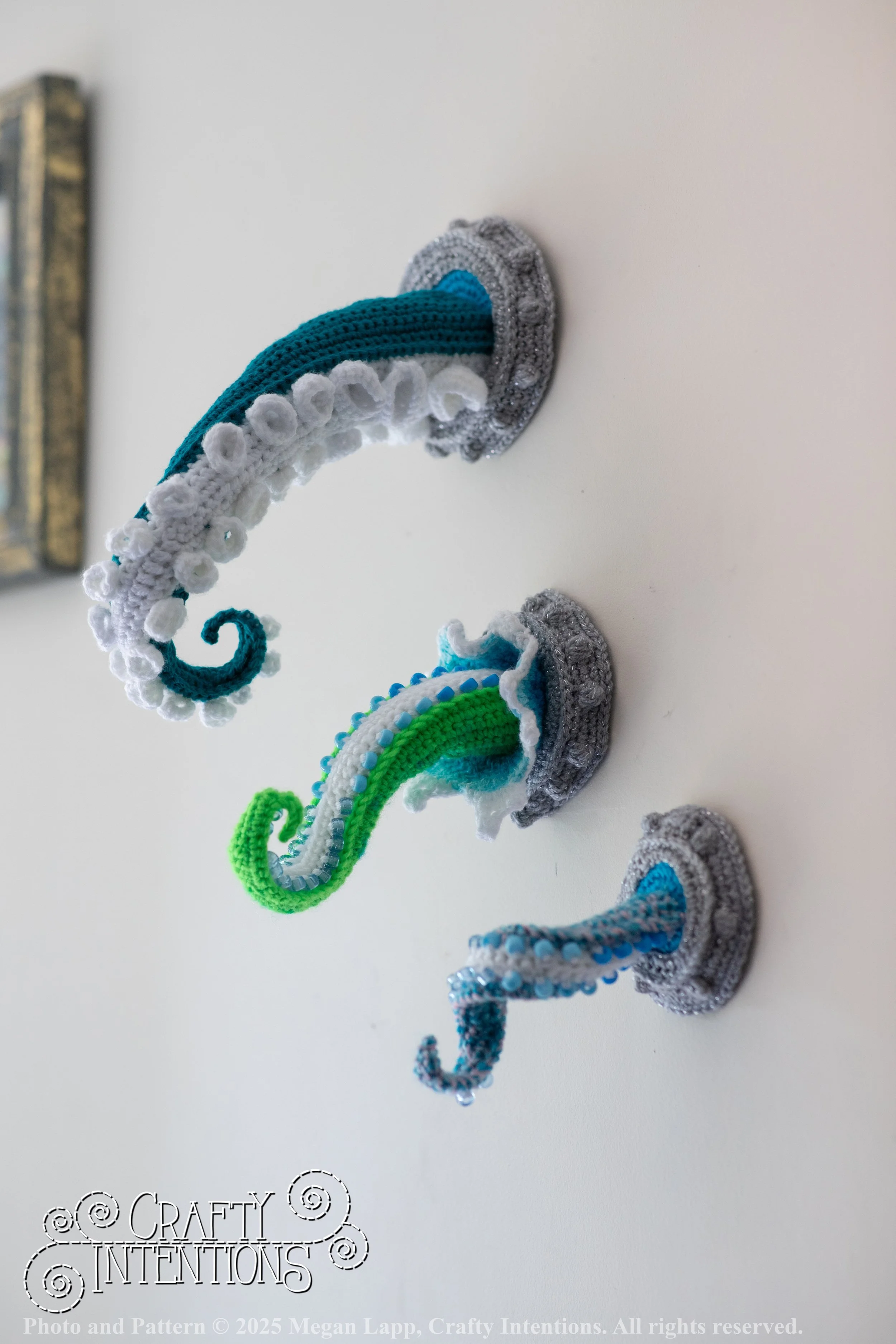 IMG_9527Edited porthole tenticle2 wlac.jpg