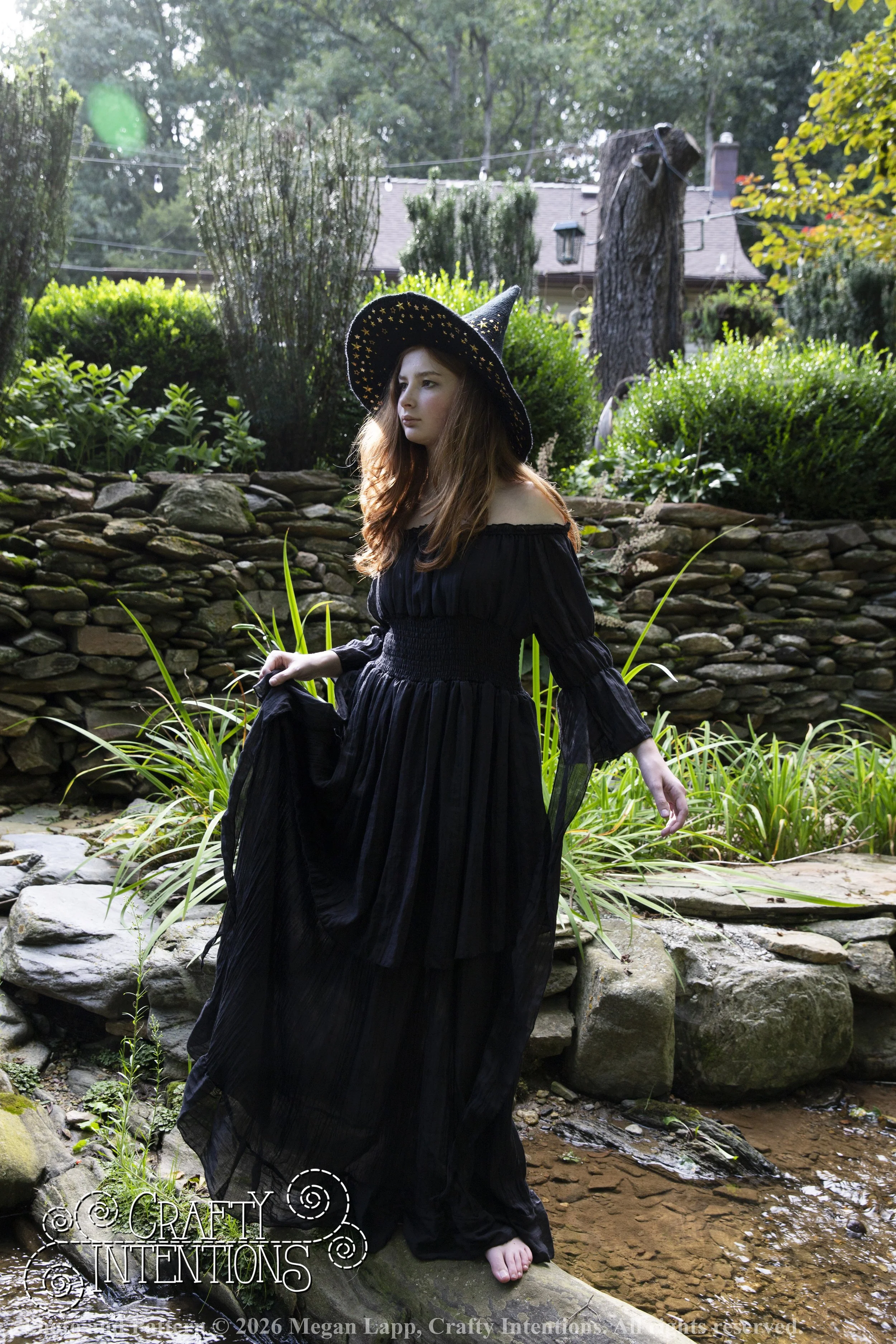 IMG_3151Barbsgardenwitchhatedited wlac.jpg