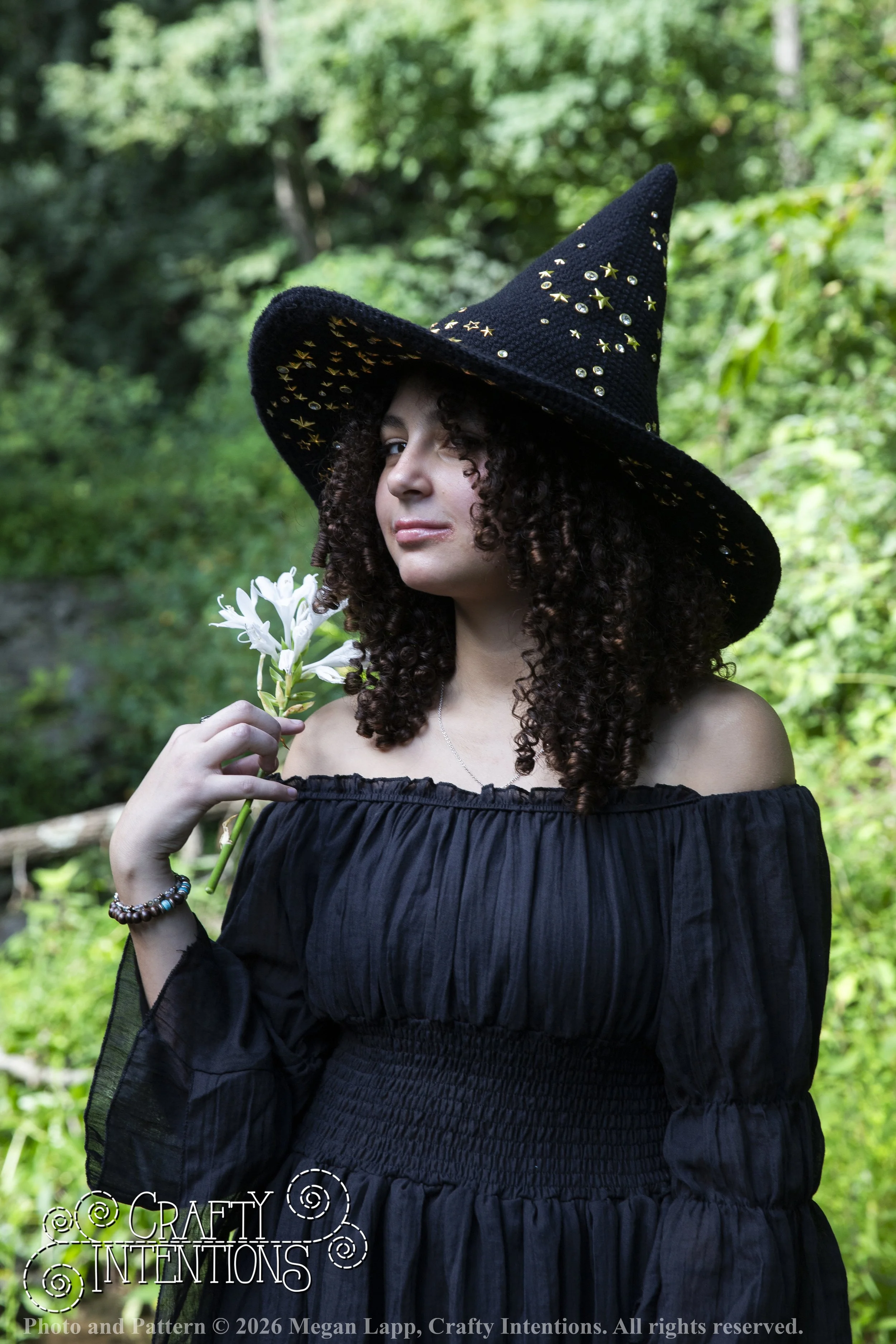 IMG_3447Barbsgardenwitchhatedited wlac.jpg