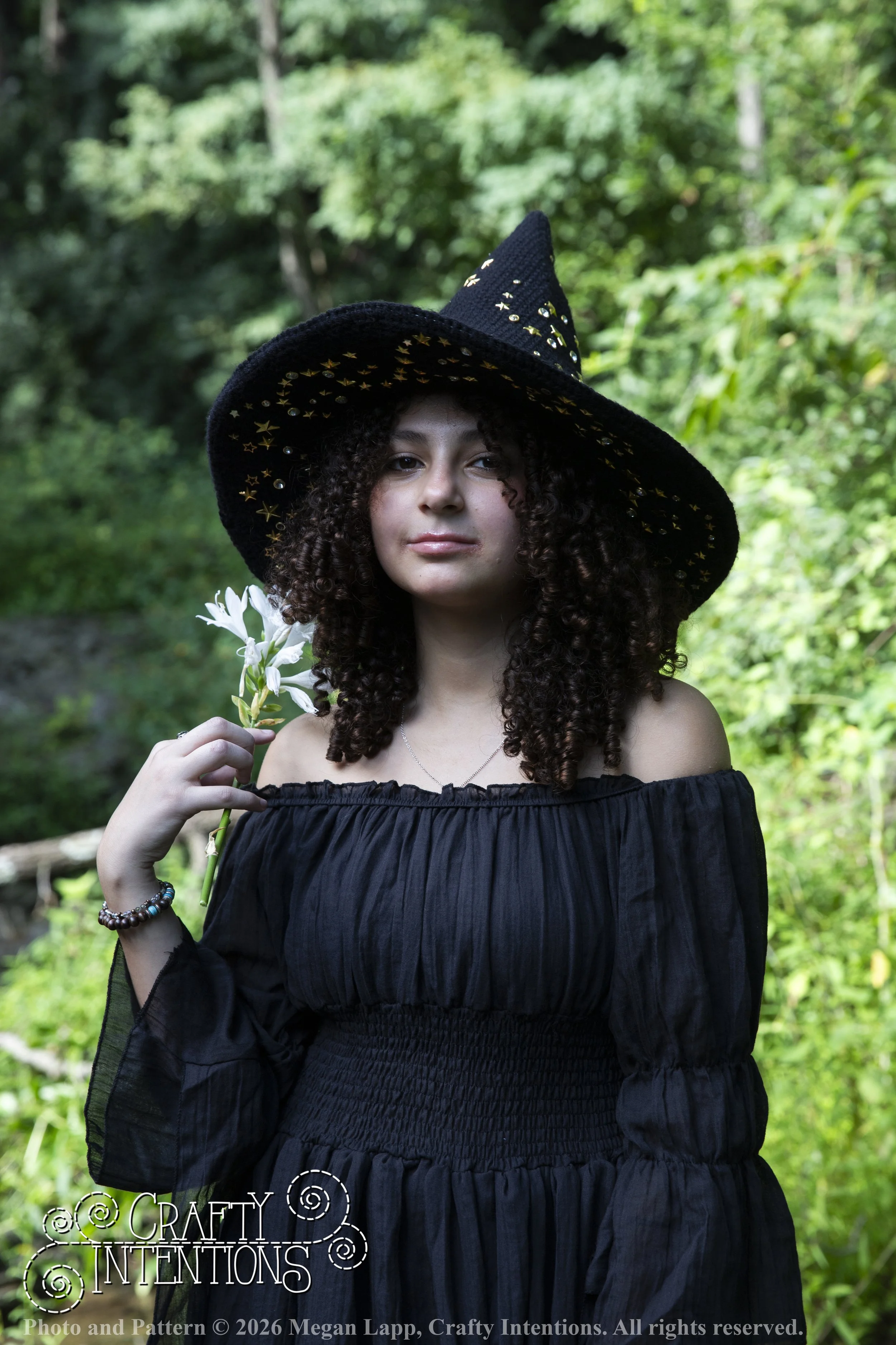 IMG_3454Barbsgardenwitchhatedited wlac.jpg