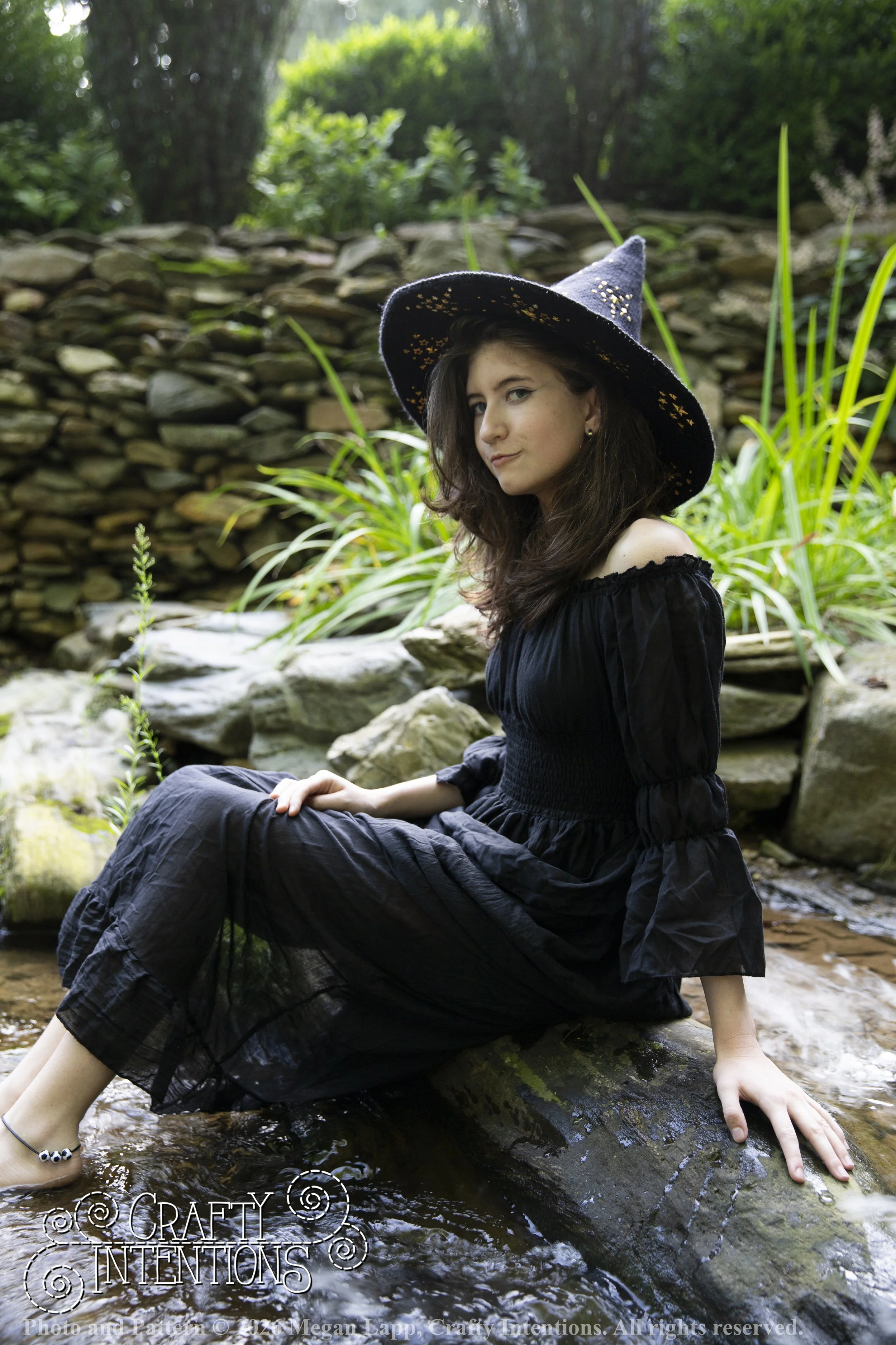 IMG_3790Barbsgardenwitchhatedited wlac.jpg