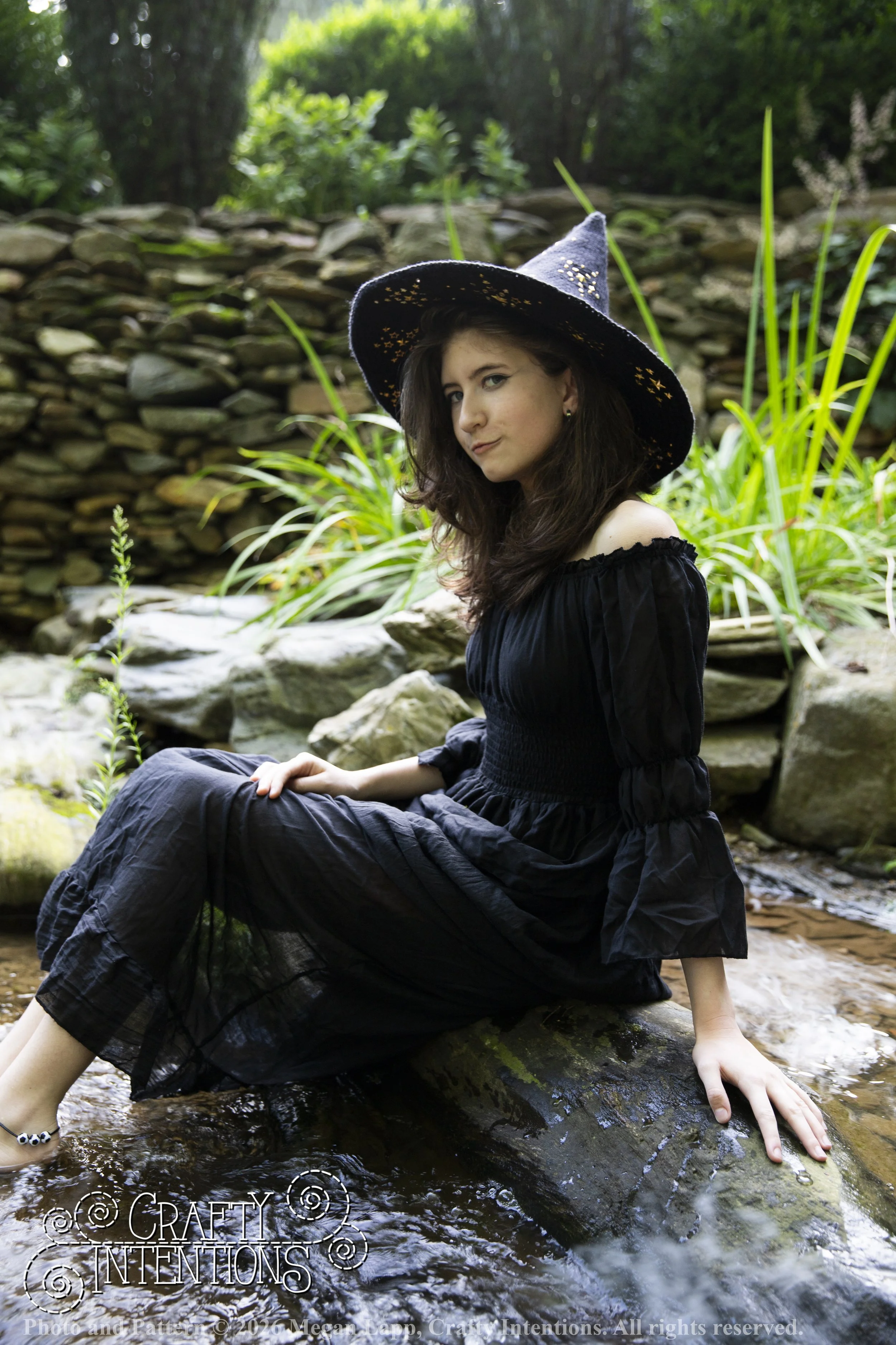 IMG_3792Barbsgardenwitchhatedited wlac.jpg
