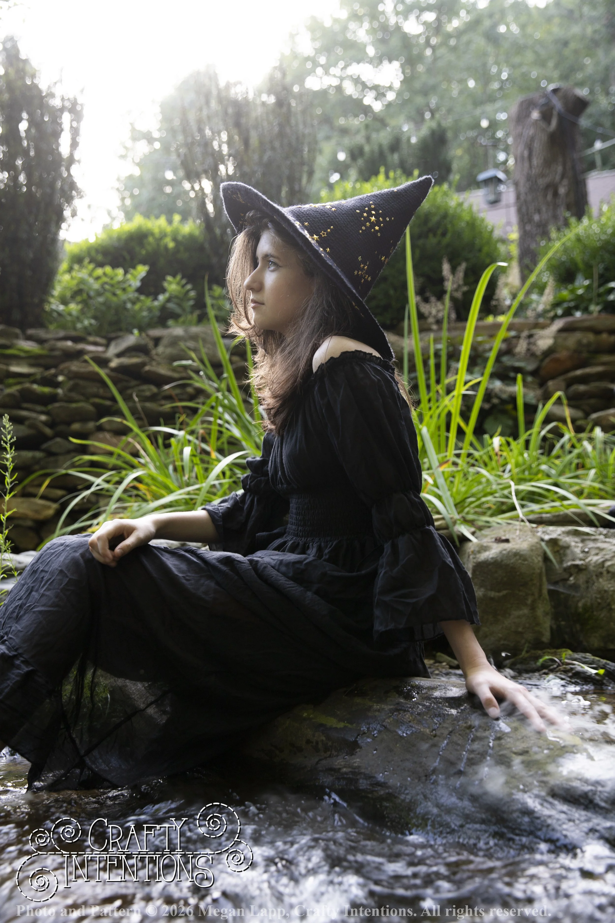 IMG_3801Barbsgardenwitchhatedited wlac.jpg
