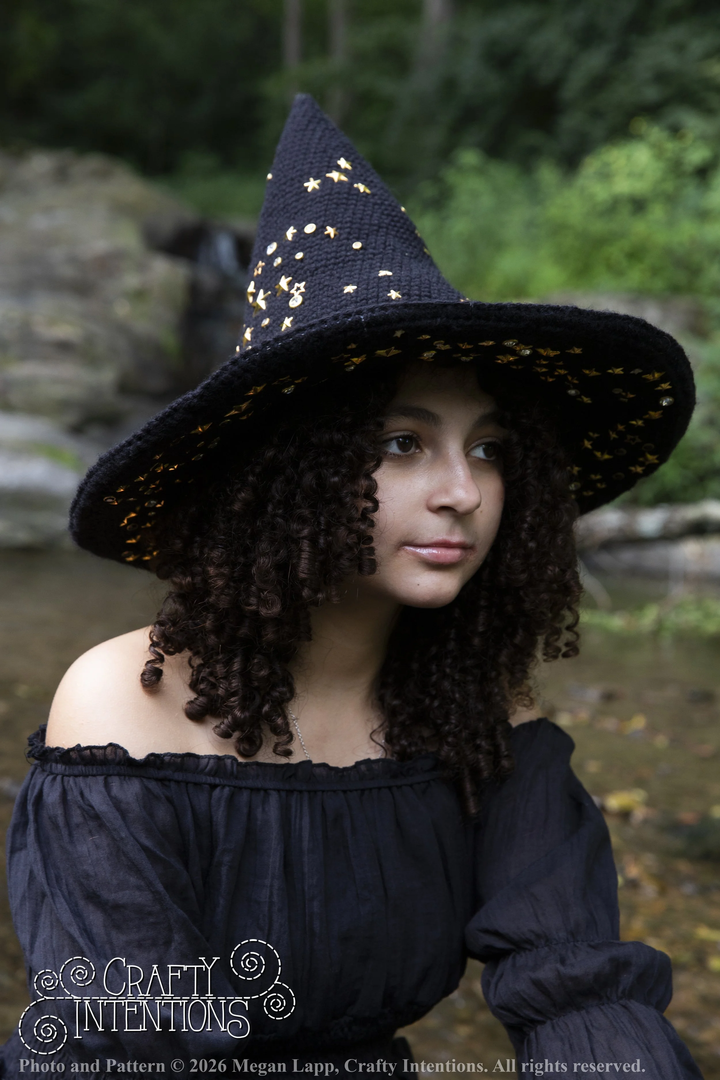 IMG_4029Barbsgardenwitchhatedited wlac.jpg