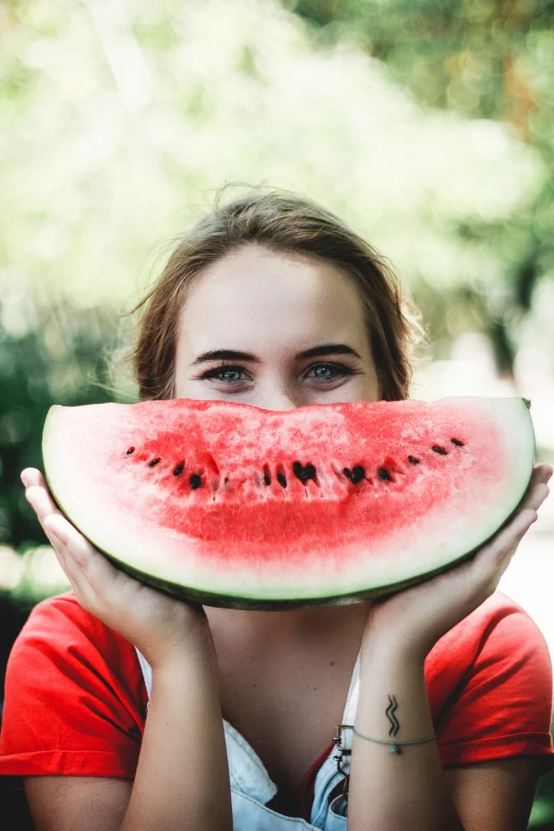 Do you the know the biggest difference between happy people and unhappy people?
