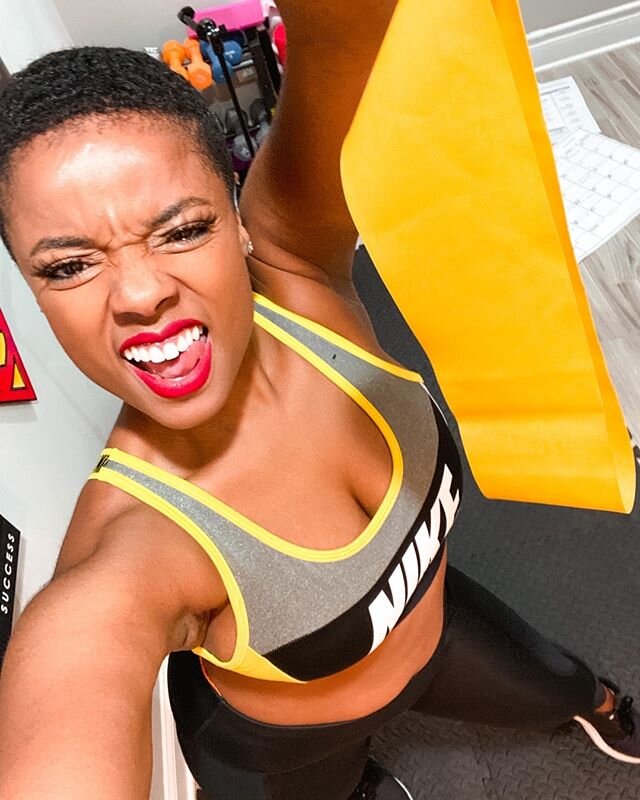 **tap tap**🎤 Is this thing on??⠀
⠀
⏰ It&rsquo;s Q&amp;A time, baby!  You&rsquo;ve been asking, so I&rsquo;m answering!⠀
⠀
👉🏾 What exactly do you do&hellip;??⠀
⠀
I help other women reach their health and fitness goals!  We walk alongside each other