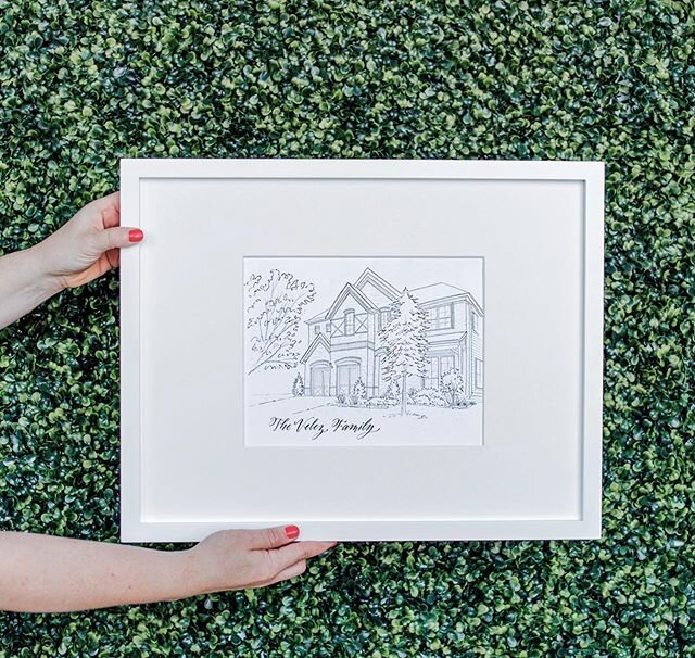 House sketches on a Monday - order a custom house sketch through our website! The sweetest gift for any occasion. 
#designroots #housesketch #artist #handrawn #exteriordesign #designer #dallasdesign #lifeoutdoors