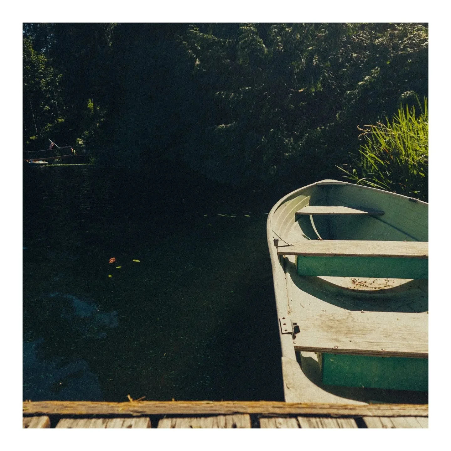 Lake Side...
.
.
.
#washington #seattle #lake #filmphotography #lightroom  #boat