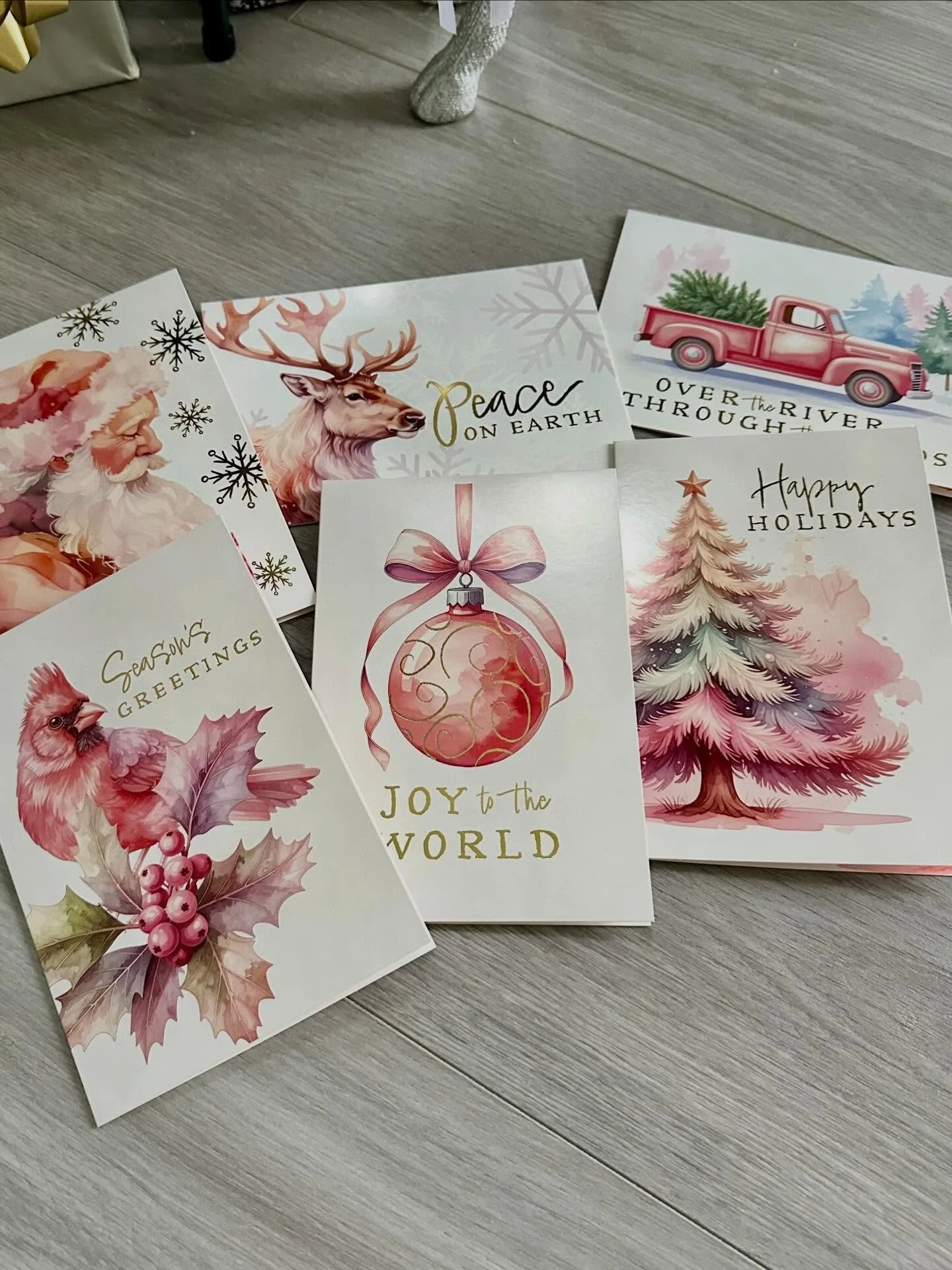Showcasing the latest Christmas greeting card set, thoughtfully developed for the stationery and paper products industry. From concept to final artwork, this collection is crafted for strong retail presence and is now available on Amazon

#GreetingCa