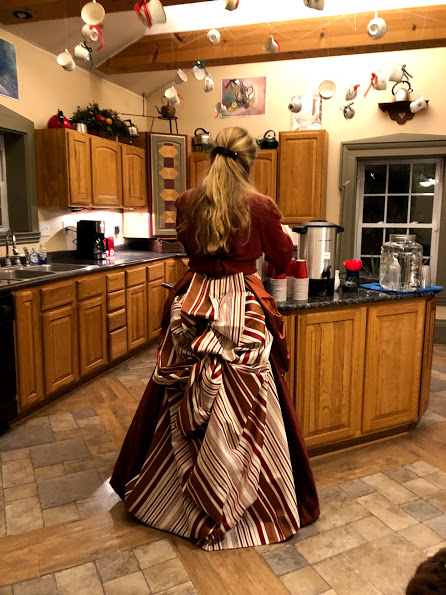 Bustle+in+the+kitchen+Yule+Ball.jpg