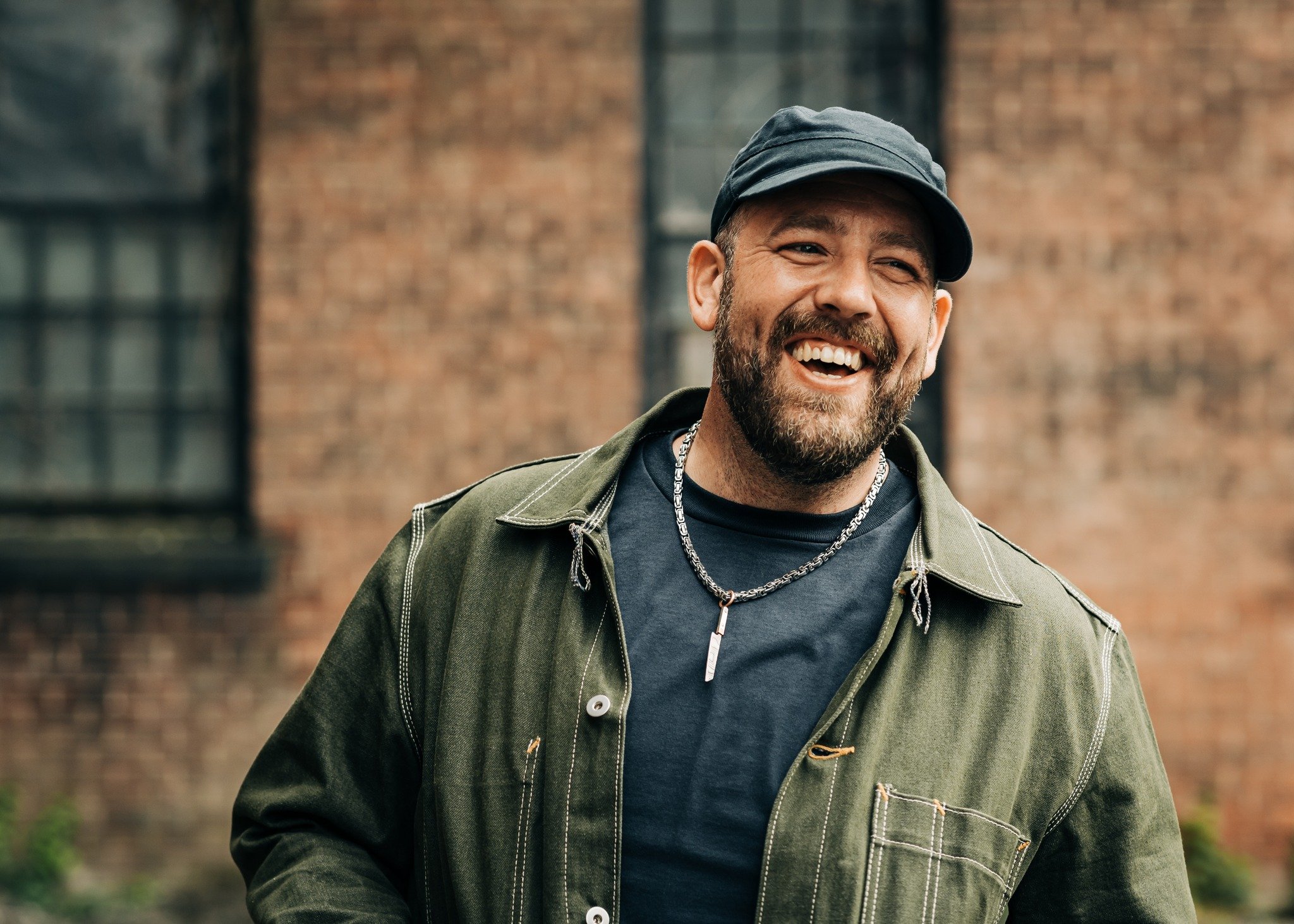 Transform Your Dating Profile

Swipe fatigue is real&mdash;but so is the power of a great portrait.
Your dating profile should feel like you, not a filtered version of someone else. My sessions are relaxed, natural, and focused on showing your best s