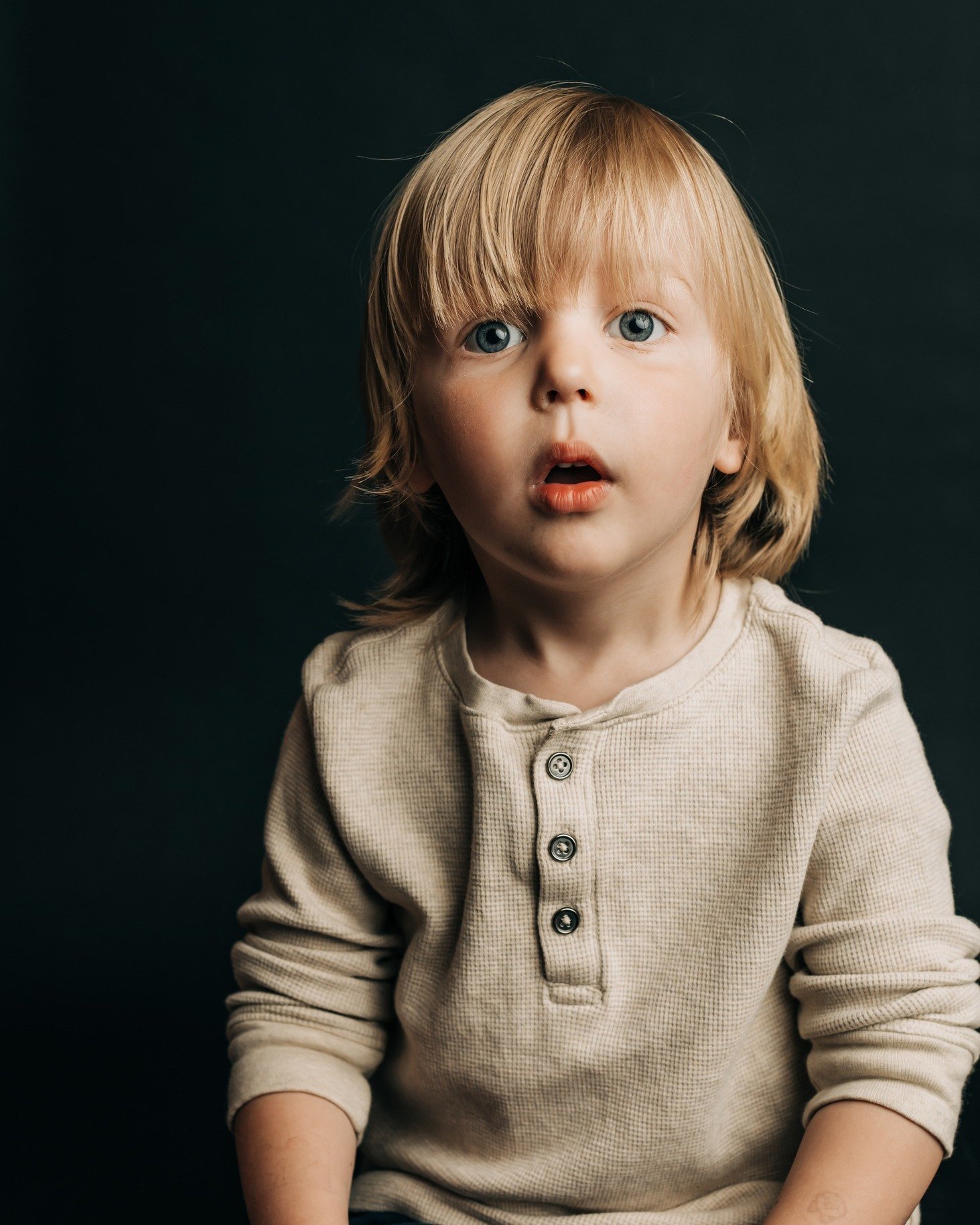 What more can you want in a child's portrait? 
School photos 2025 🧡

 #fineartschoolportraits
#schoolphotography#boutiqueschoolphotography #schooled #fineartschoolportraits #portraitmode #insta_portrait #portraitphotography #portrait_ig#peoplephotog