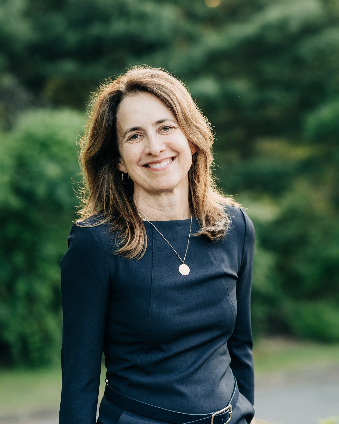 Such a pleasure working with Vikki and her team for their professional headshots! 🌿📸

Outdoor headshots are a modern must-have....and for good reason. They bring in natural light, vibrant backdrops, and a touch of spontaneity that makes each photo 
