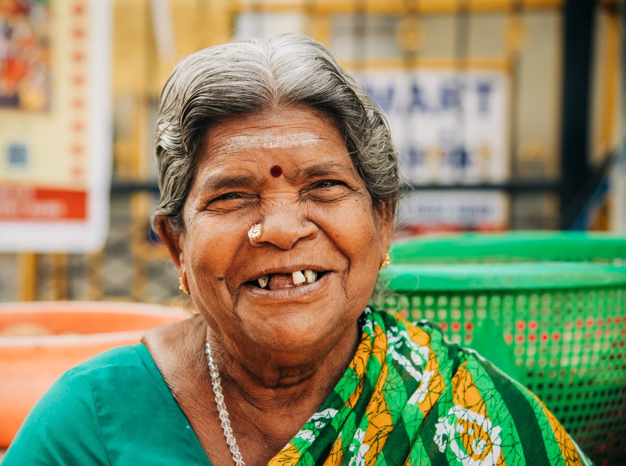 Chennai, India 💚
Temples, flowers, prayers, beautiful smiles, amazing food..and coffee 🧡