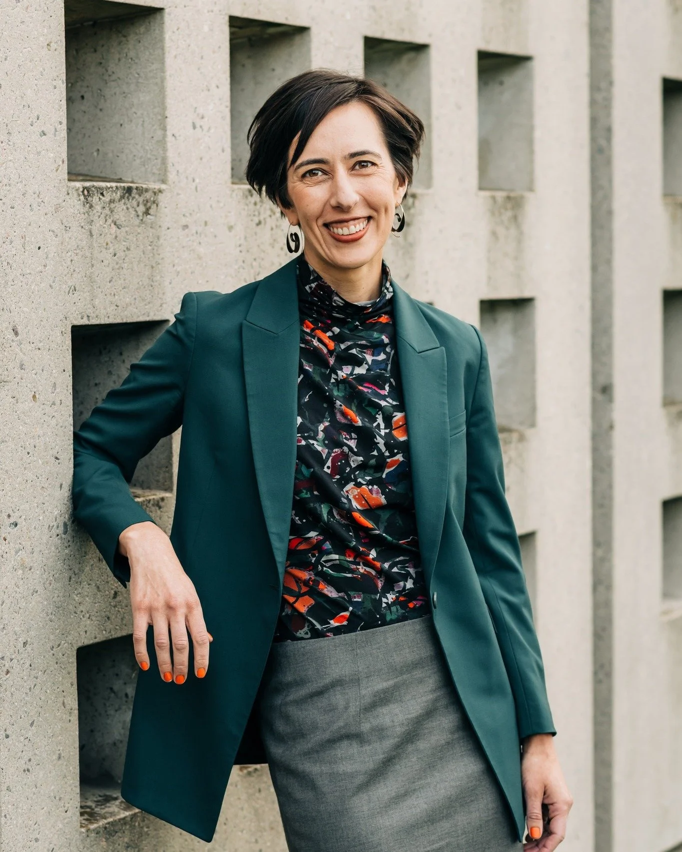 Your photos are often the first introduction people have to you.

Whether you&rsquo;re an entrepreneur, creative, therapist, freelancer, or just someone whose current headshot is&hellip; from 2017 😅 &mdash; updated portraits can make a big differenc