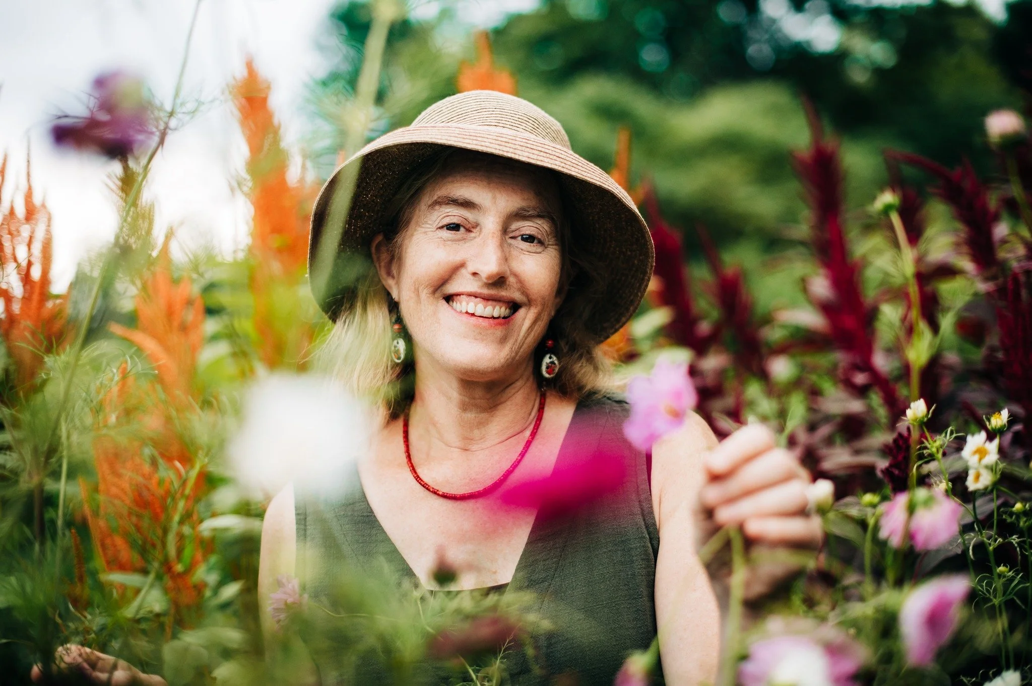 Doesn't this photo make you so so happy? 🧡❤❤

📸 Such a fun and colorful session with Lynn, field biologist, bee lover ☀