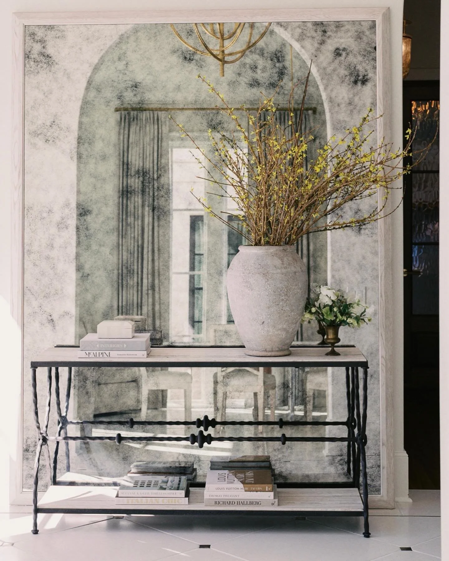 Favorite foyer 🤍