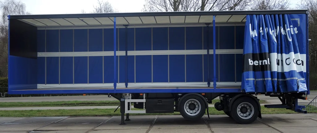 Schuifzeilcarrosserie voor Concordia te Meppel (3 van 4).jpg