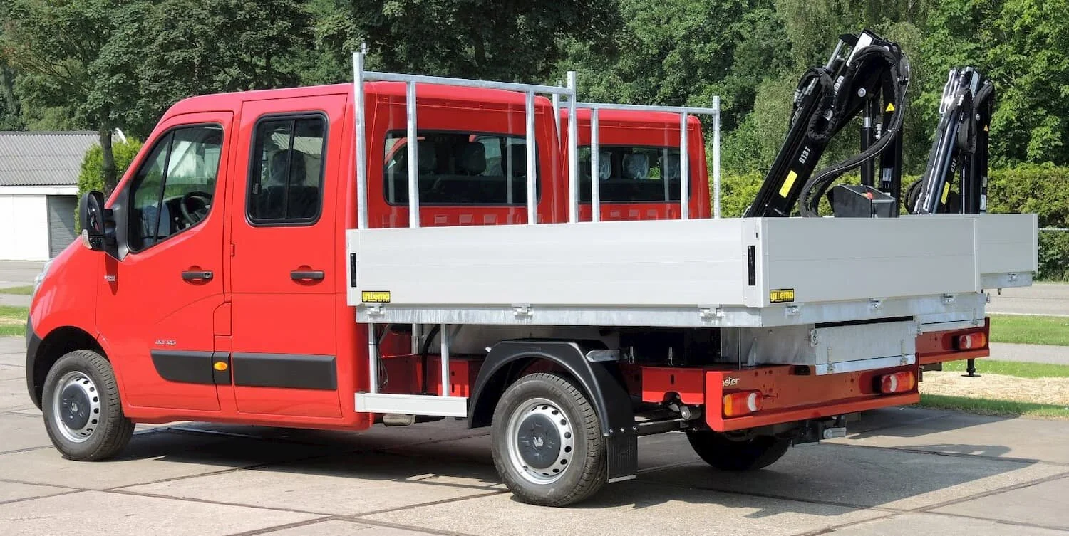 Open laadbak met HIAB laad- en loskraan