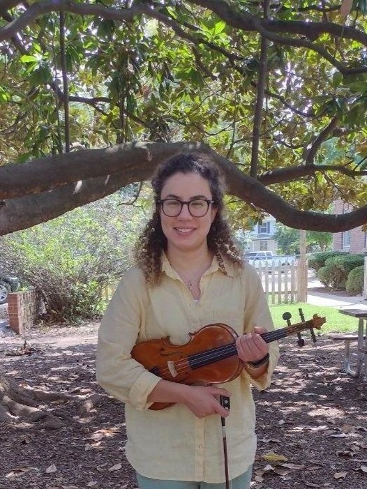 Sila Darville: Violin/Viola