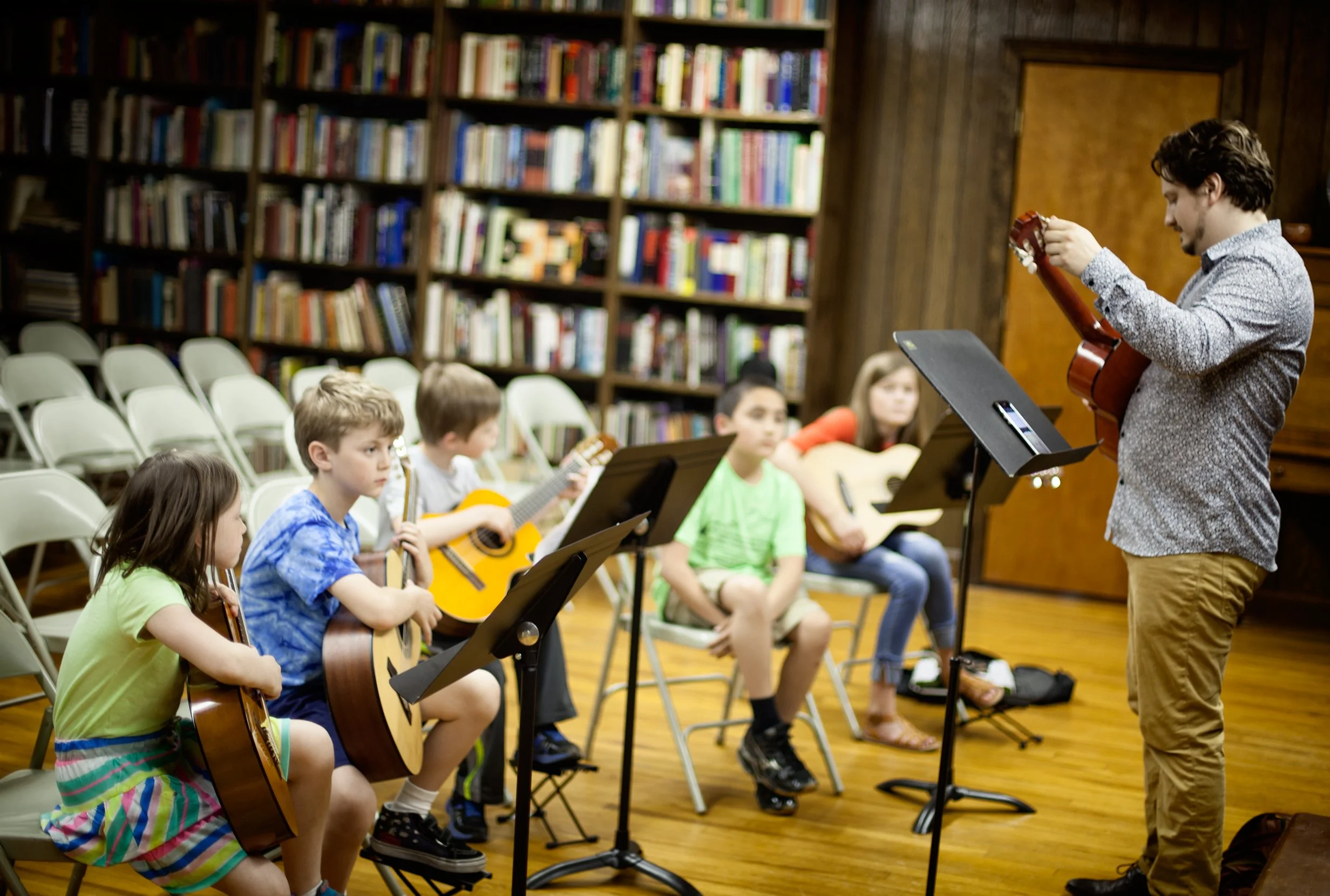 Group Guitar Class Starts