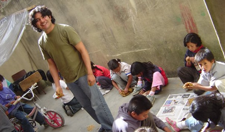 Nuestras primeros pasos, Barrio Bella Flor 2005.