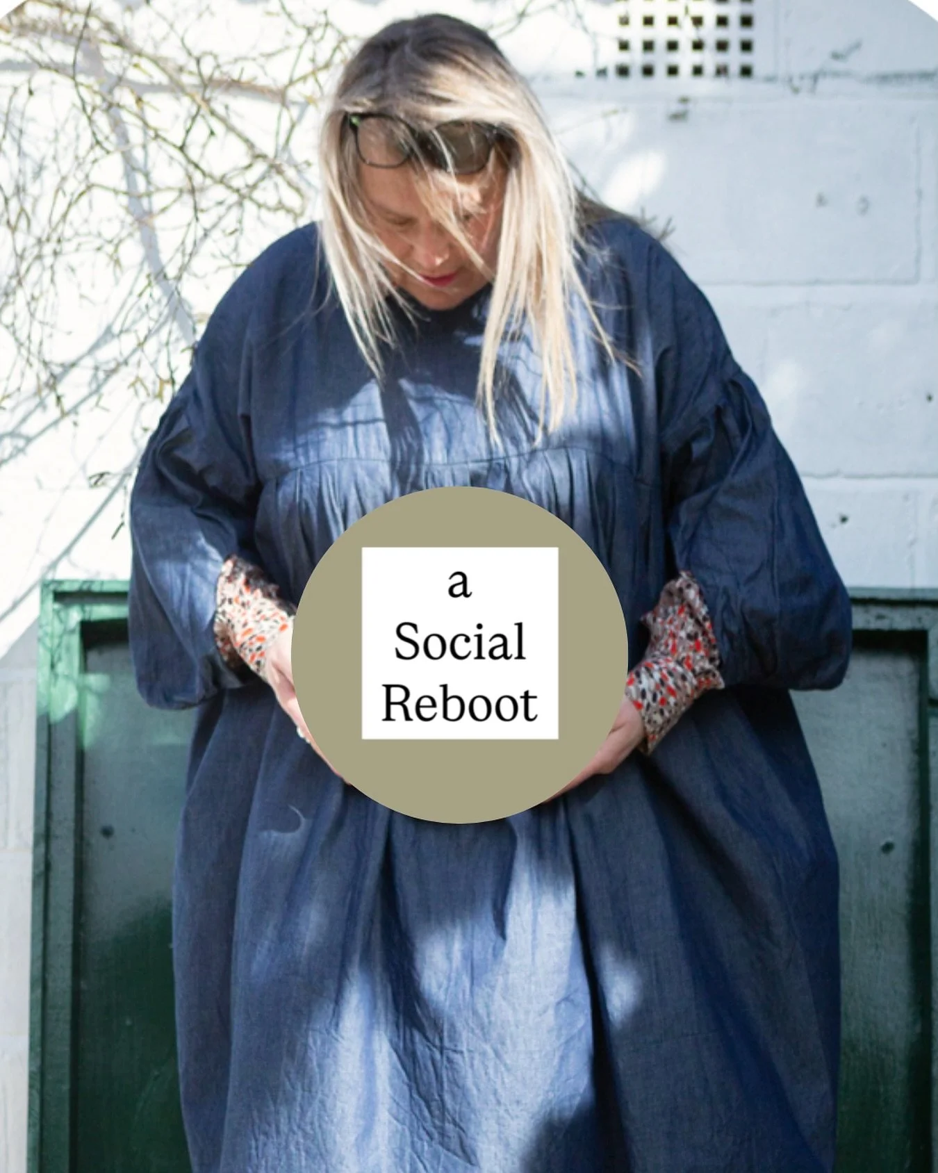 Hello Friends

I hope you are well.

I&rsquo;m going to take myself on a little Social Reboot Break ❤️ 
A couple of weeks of quiet, just me in my studio, going on walks, moving my body.  This started with going to an aquarobics class last night, whic