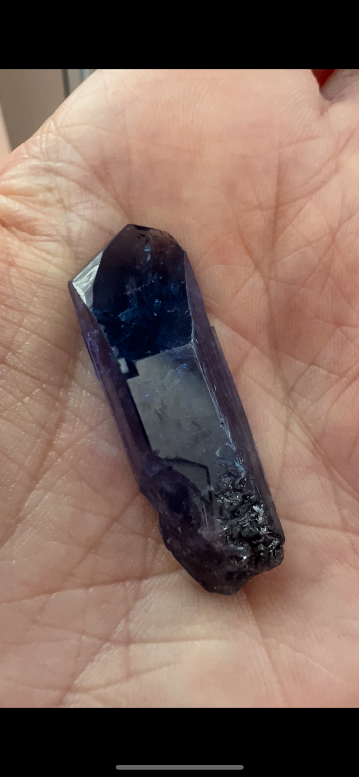 E44B7EA7-75E8-493E-B221-597FD7258C95